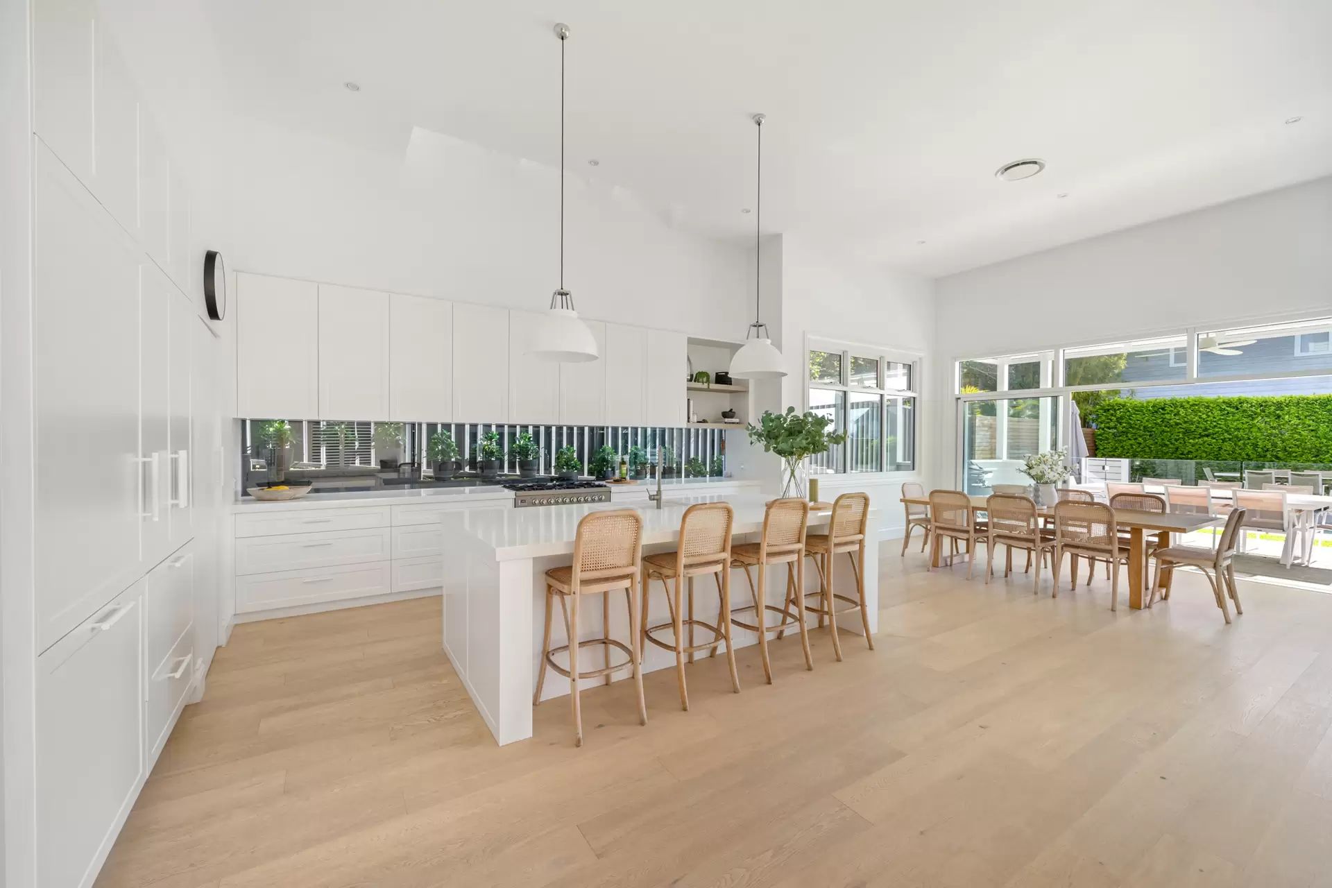 28 Centennial Avenue, Randwick Auction by Sydney Sotheby's International Realty - image 9