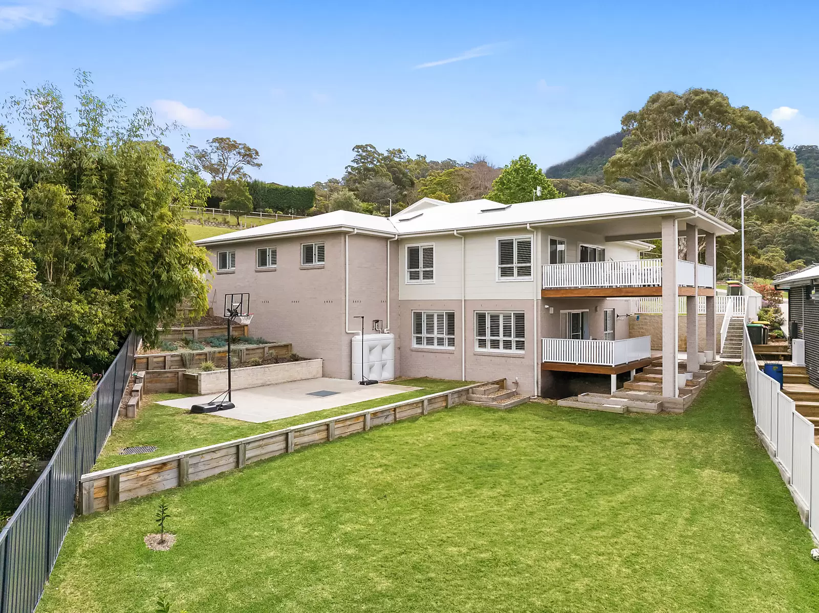 6 Tannabah Place, Farmborough Heights Auction by Sydney Sotheby's International Realty - image 10