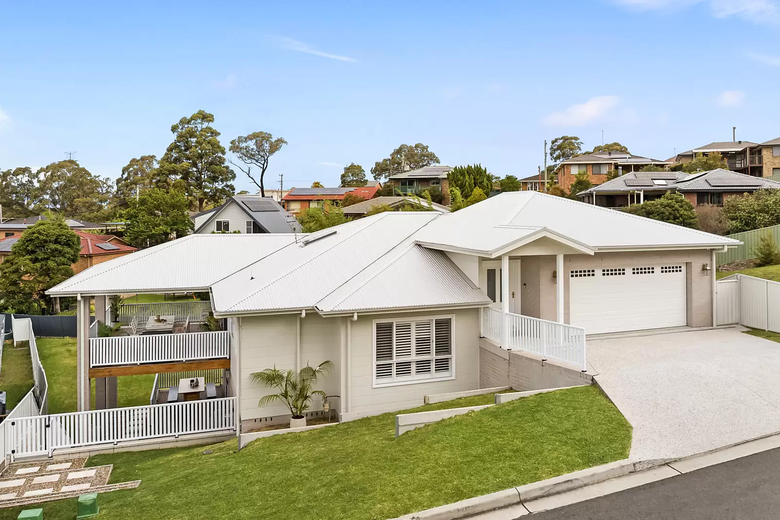 6 Tannabah Place, Farmborough Heights Auction by Sydney Sotheby's International Realty - image 9