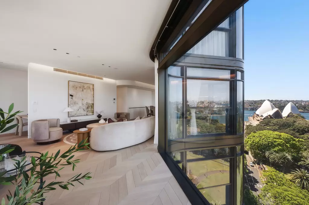 1802/71 Macquarie Street, Sydney Auction by Sydney Sotheby's International Realty