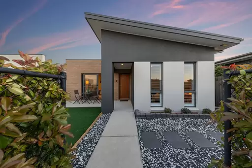 54 James Mcauley Crescent, Wright Auction by Sydney Sotheby's International Realty