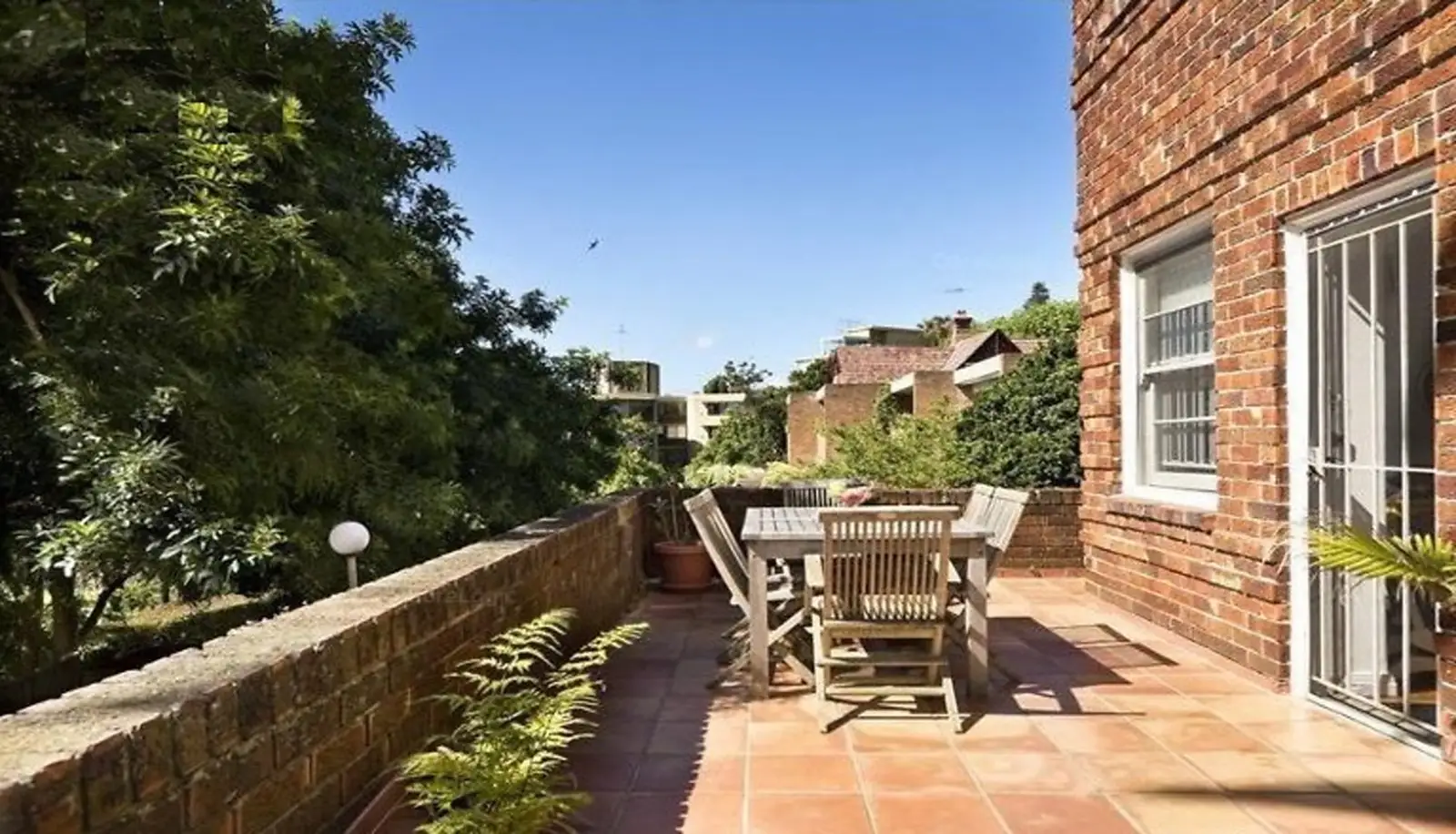 2/2 Marathon Road, Darling Point Sold by Sydney Sotheby's International Realty - image 1