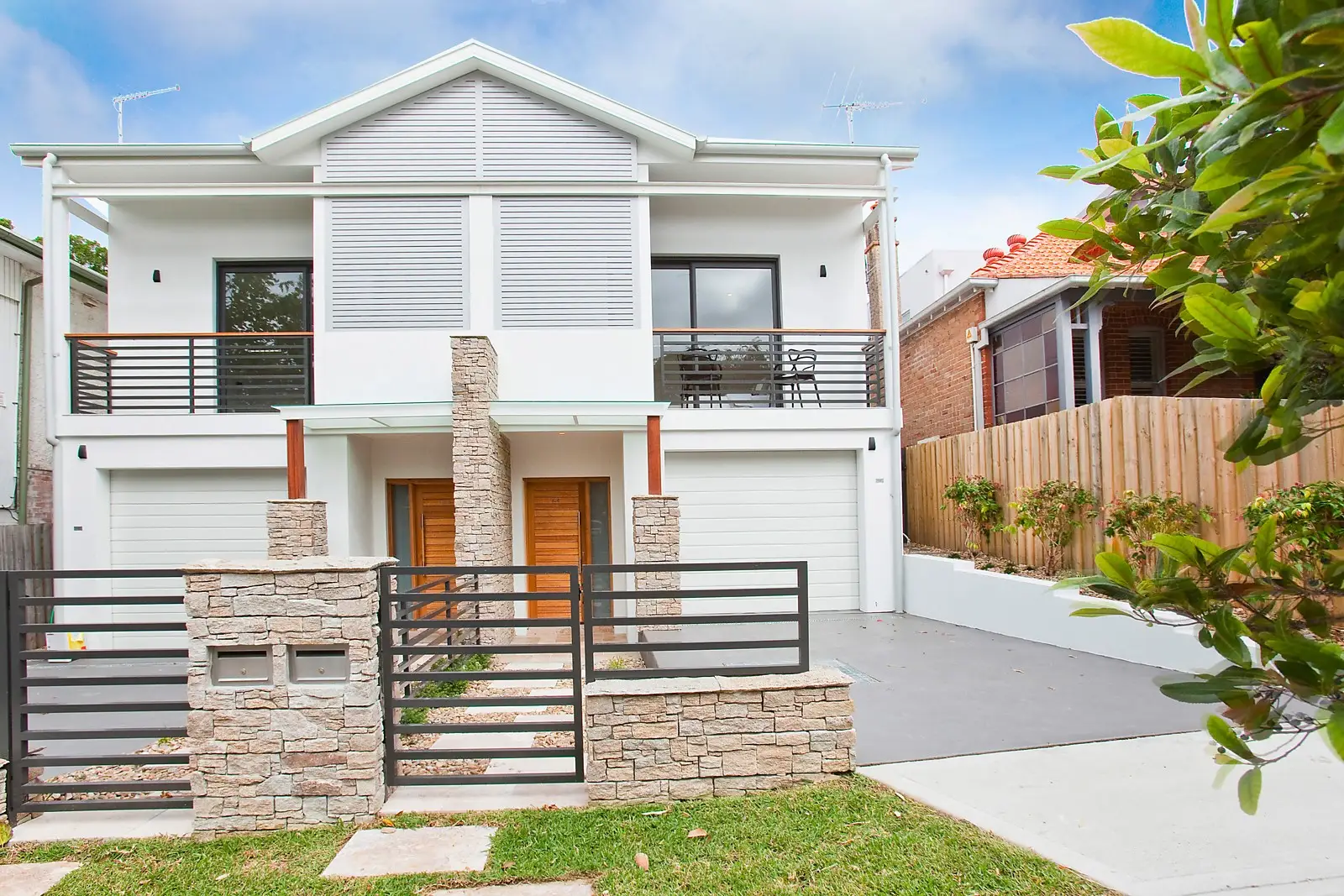 64a Lamrock Avenue, Bondi Beach Sold by Sydney Sotheby's International Realty - image 1