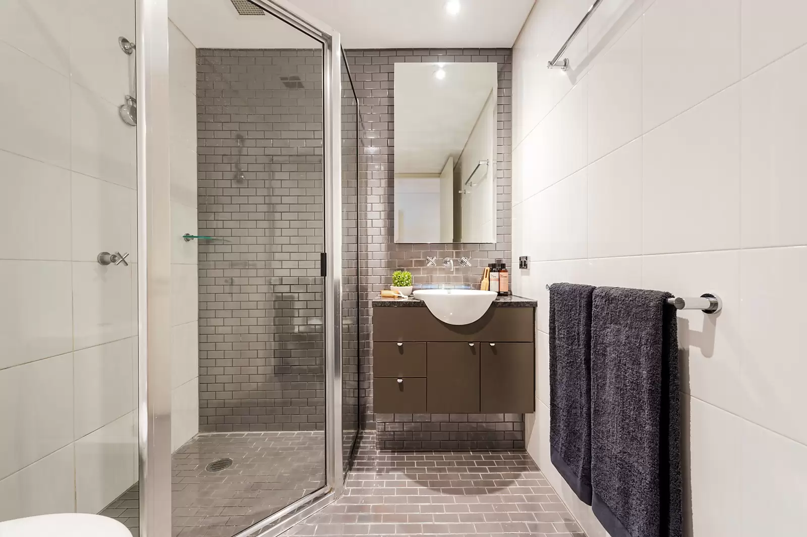C701/24-26 Point Street, Pyrmont Sold by Sydney Sotheby's International Realty - image 7