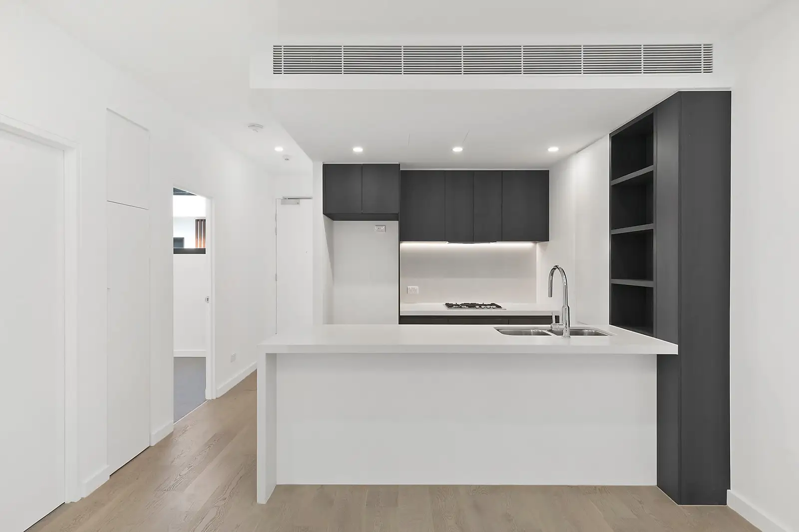 302/2 East Lane, North Sydney Leased by Sydney Sotheby's International Realty - image 1