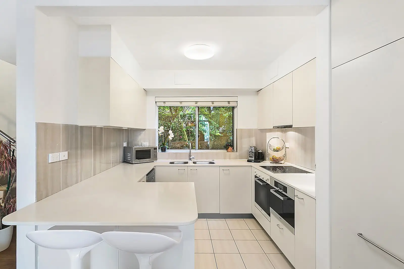 11/317 Edgecliff Road, Woollahra Sold by Sydney Sotheby's International Realty - image 3