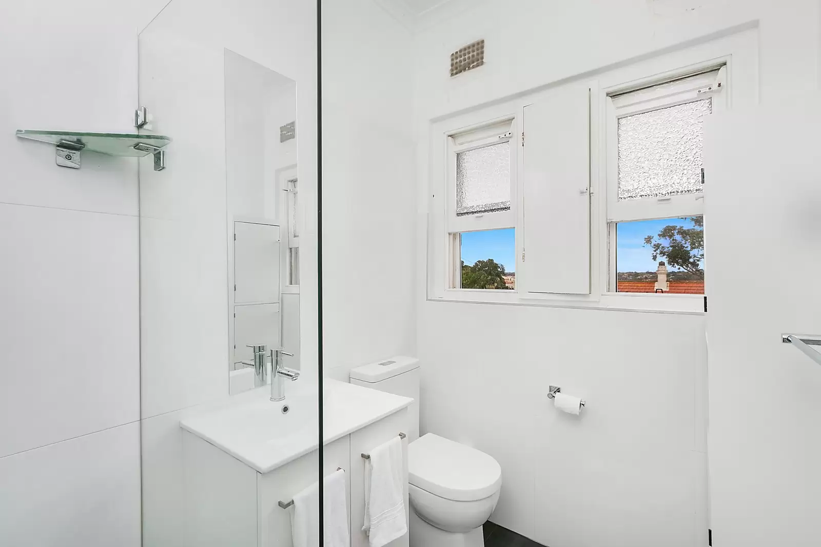 3 Schultz Street, Balmain Sold by Sydney Sotheby's International Realty - image 4