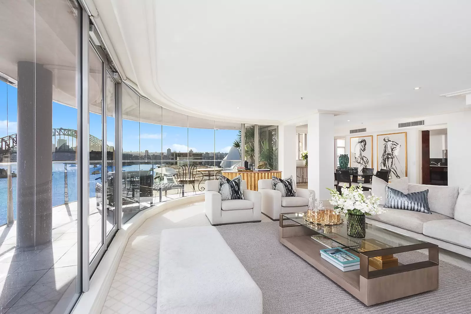 1401/61 Macquarie Street, Sydney Sold by Sydney Sotheby's International Realty - image 4