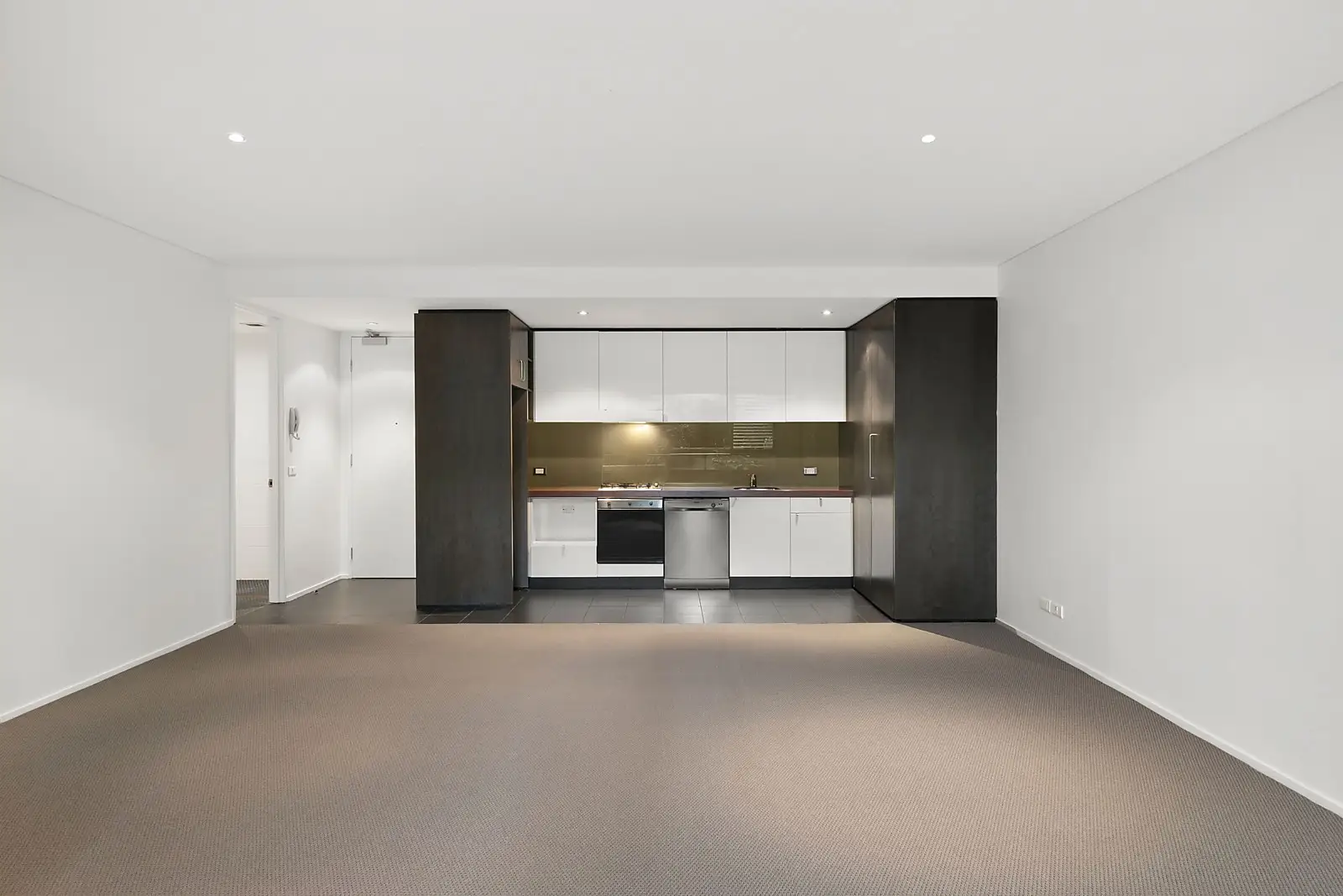 5109/8 Alexandra Drive, Camperdown Sold by Sydney Sotheby's International Realty - image 2