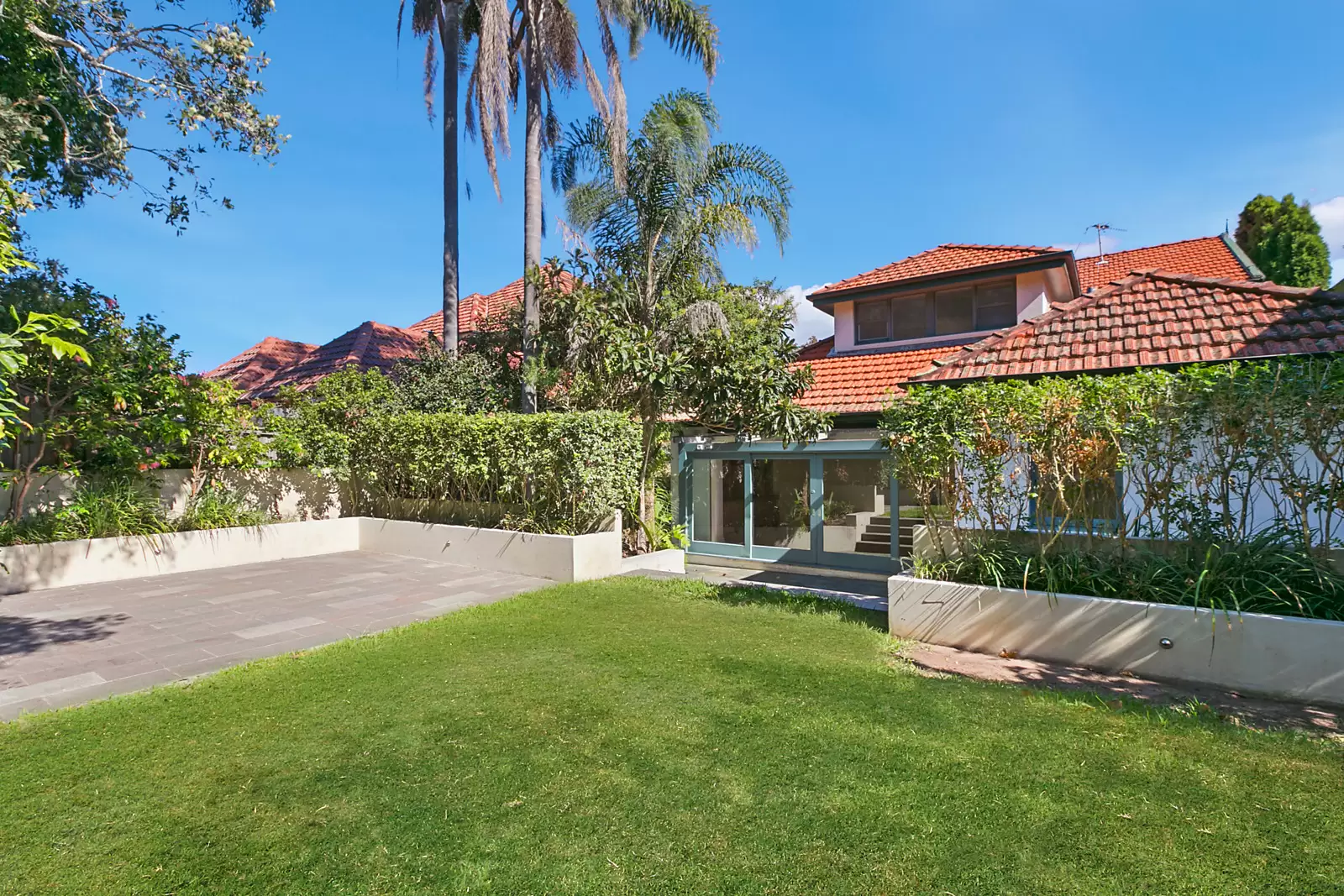 13 Village High Road, Vaucluse Leased by Sydney Sotheby's International Realty - image 1