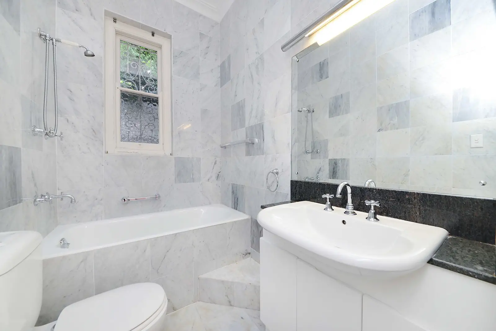 18 Court Road, Double Bay Leased by Sydney Sotheby's International Realty - image 2