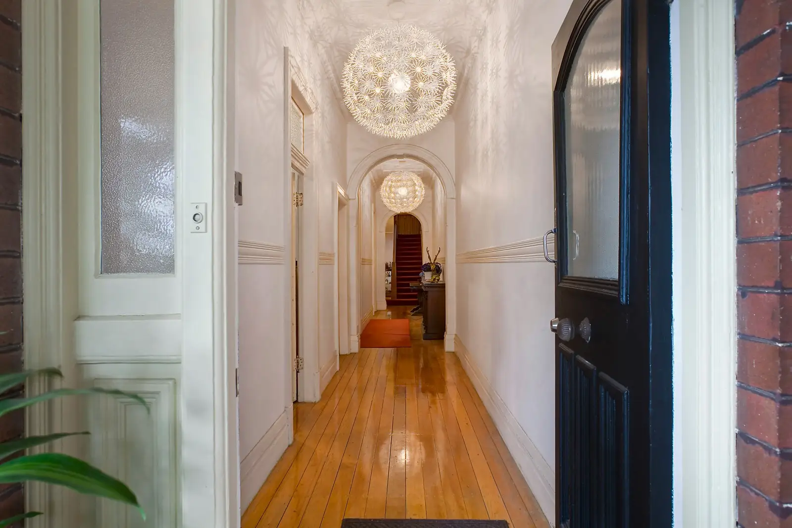 33 Darling Point Road, Darling Point Sold by Sydney Sotheby's International Realty - image 2