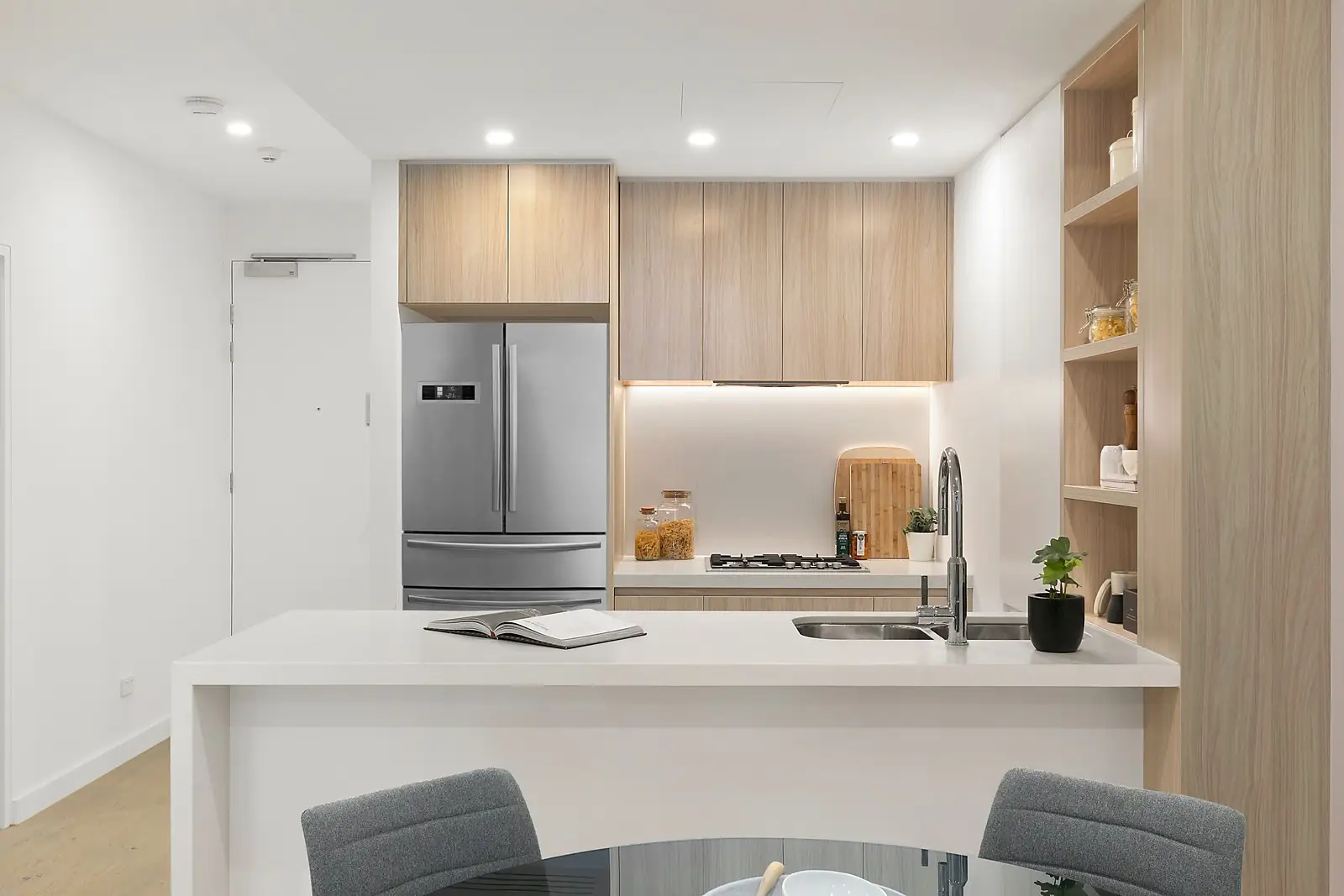 202/2 East Lane, North Sydney Leased by Sydney Sotheby's International Realty - image 3