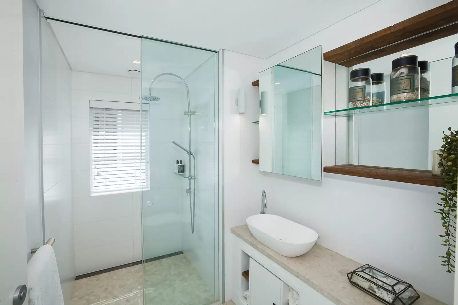 44 Wentworth Street, Dover Heights Sold by Sydney Sotheby's International Realty - image 10