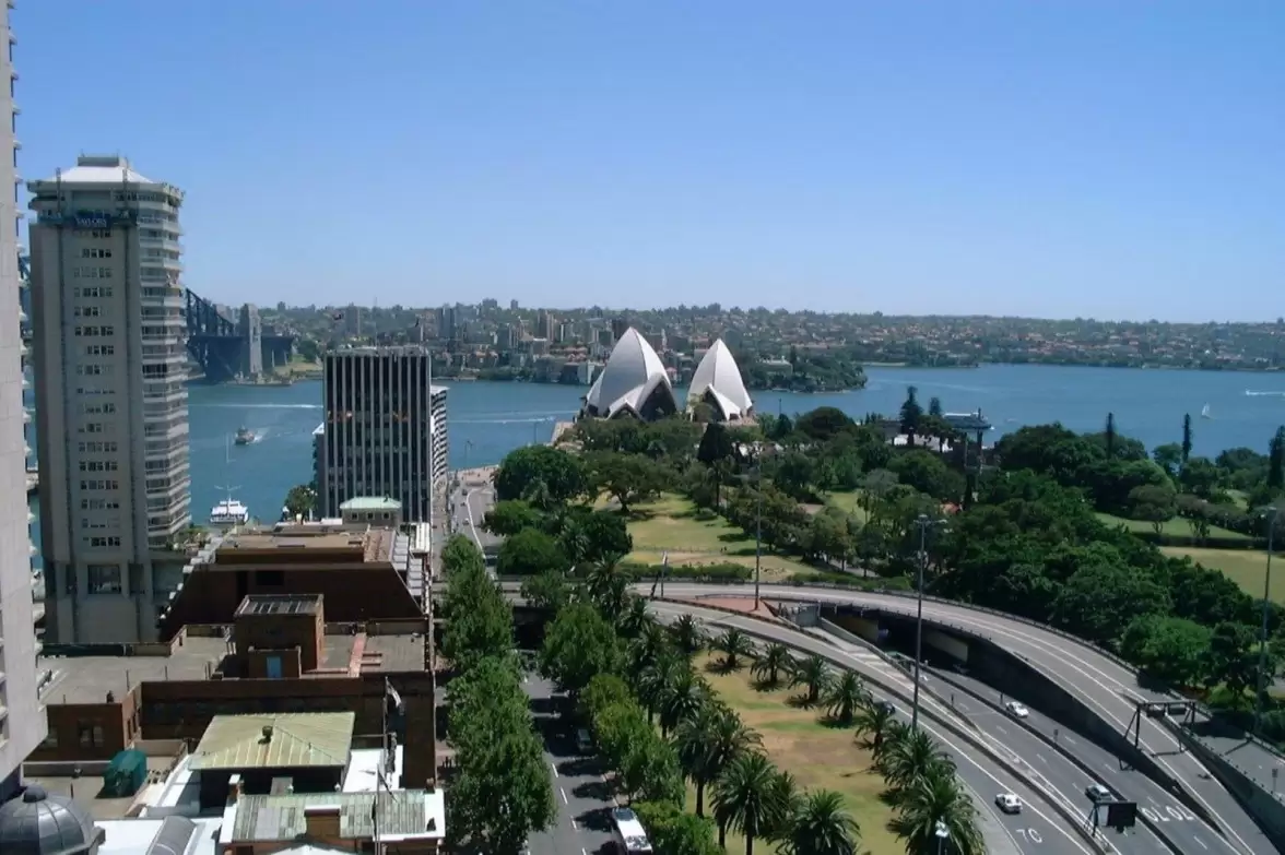 81/125 Macquarie Street, Sydney Sold by Sydney Sotheby's International Realty - image 4