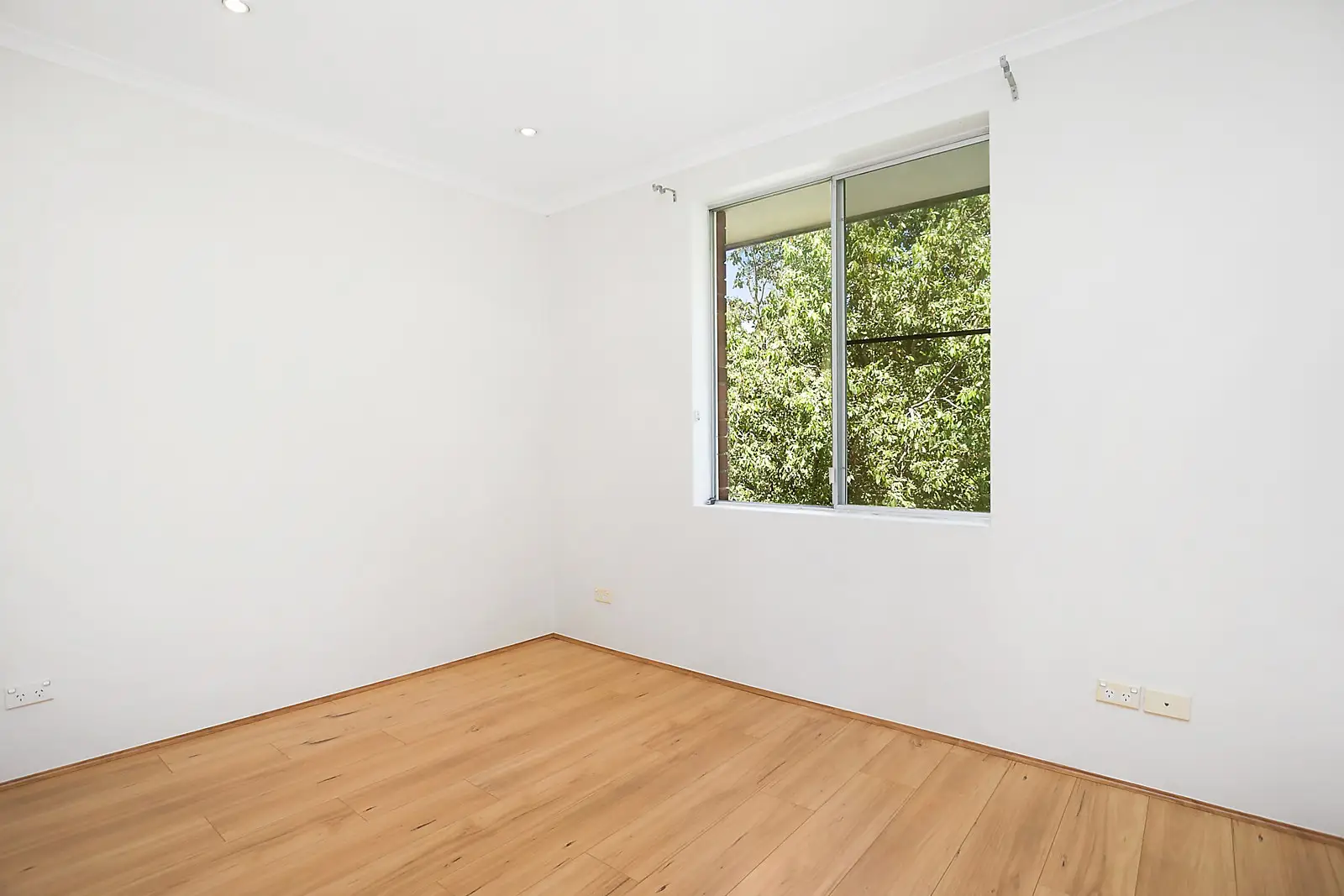 9/58 Meadow Crescent, Meadowbank Sold by Sydney Sotheby's International Realty - image 3