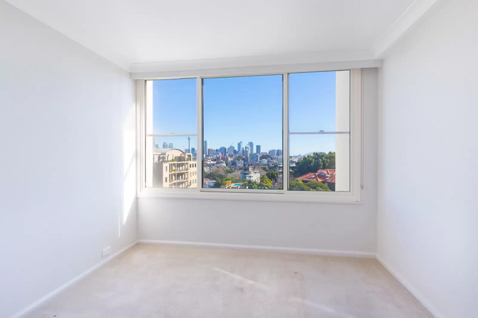 6C/3 Darling Point Road, Darling Point Leased by Sydney Sotheby's International Realty - image 4