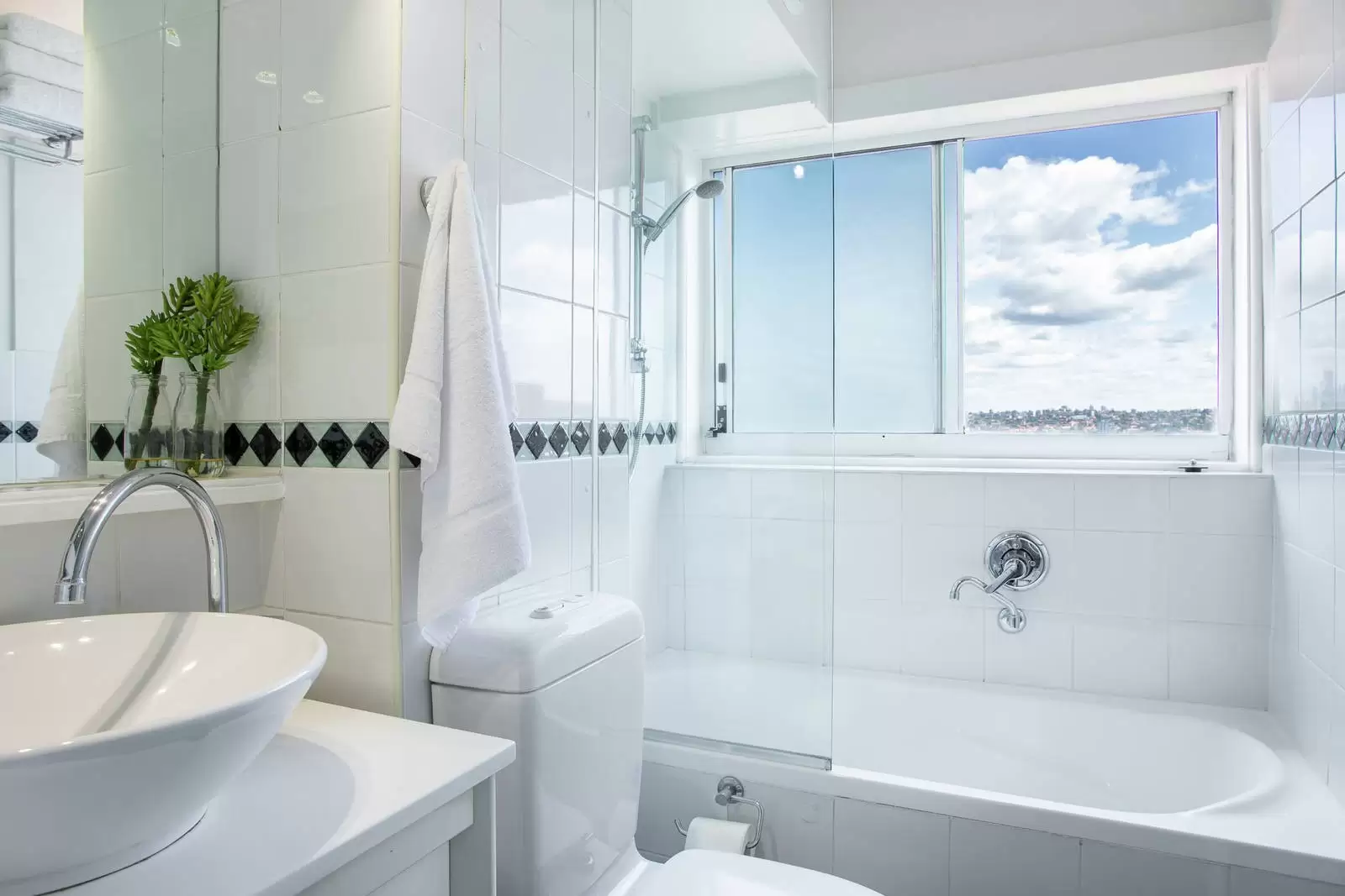 47/15 Wylde St, Potts Point Leased by Sydney Sotheby's International Realty - image 7