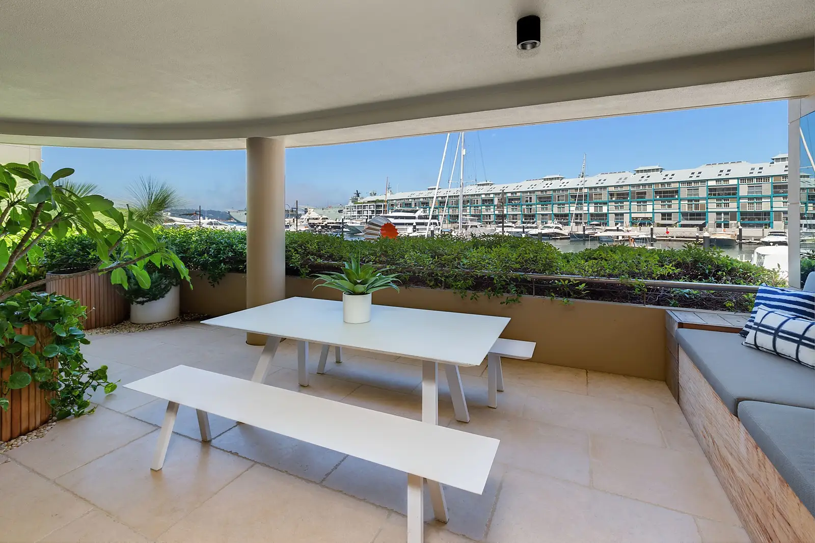14/10 Lincoln Crescent, Woolloomooloo Sold by Sydney Sotheby's International Realty - image 2