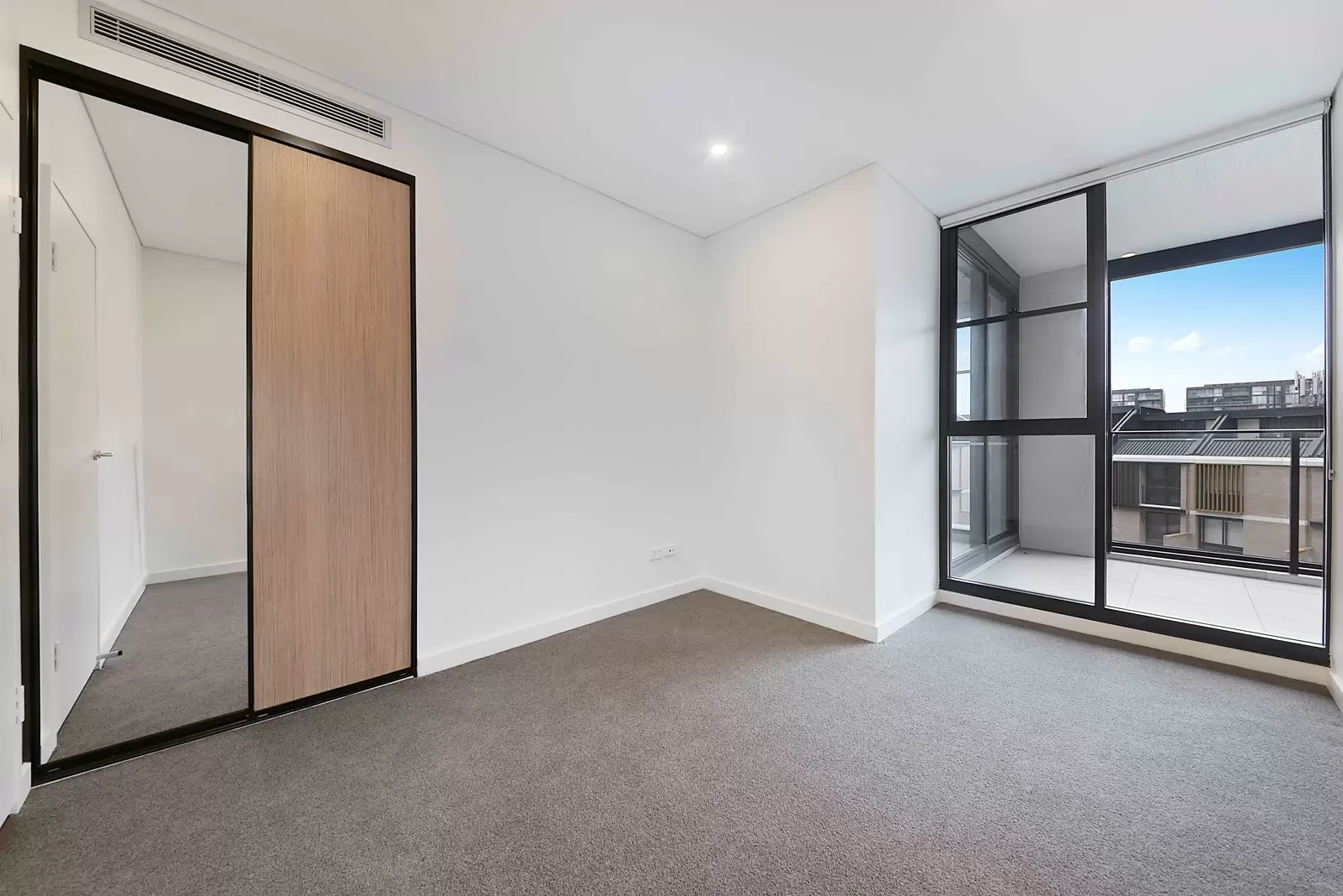 2314/906 Kingsborough Road, Zetland Leased by Sydney Sotheby's International Realty - image 4