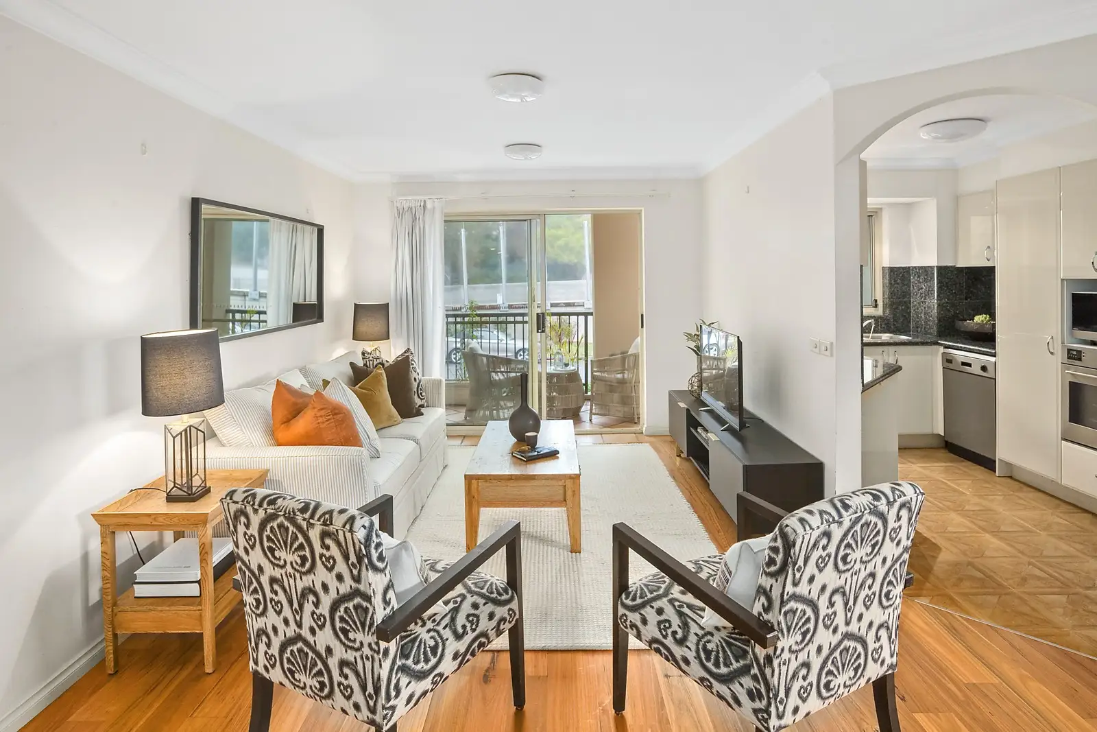 13/118 Wallis Street, Woollahra Sold by Sydney Sotheby's International Realty - image 2
