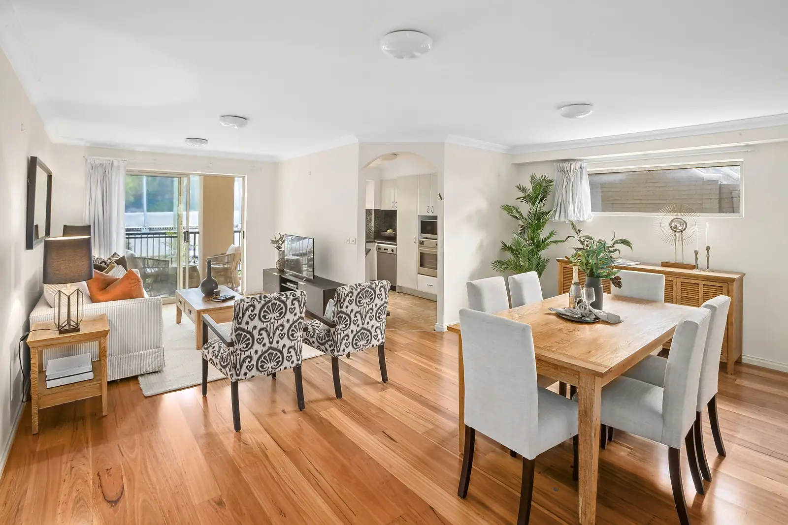 13/118 Wallis Street, Woollahra Sold by Sydney Sotheby's International Realty - image 1