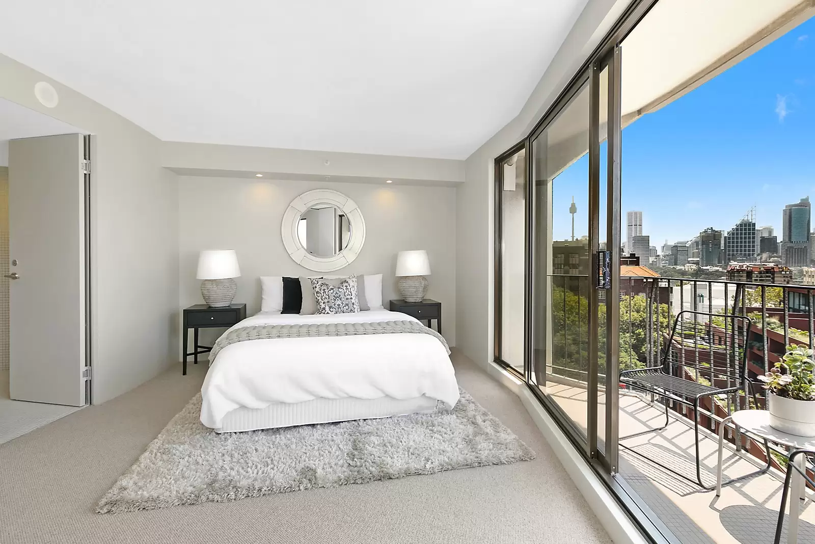 1001/2 Elizabeth Bay Road, Elizabeth Bay Sold by Sydney Sotheby's International Realty - image 5