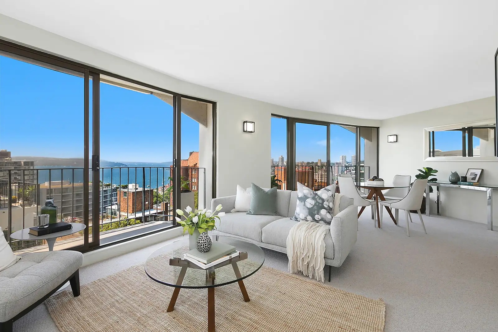 1001/2 Elizabeth Bay Road, Elizabeth Bay Sold by Sydney Sotheby's International Realty - image 2