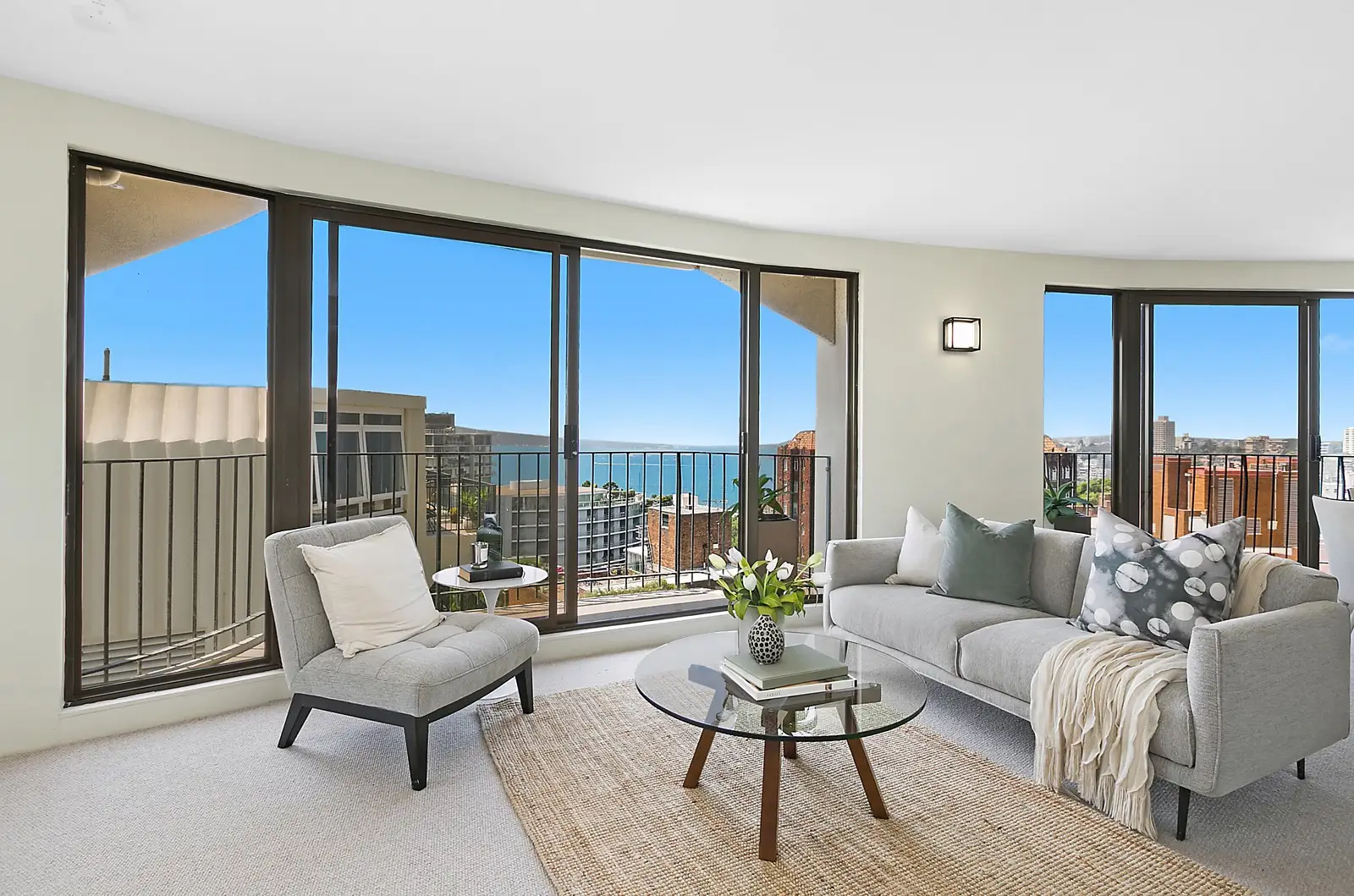 1001/2 Elizabeth Bay Road, Elizabeth Bay Sold by Sydney Sotheby's International Realty - image 3
