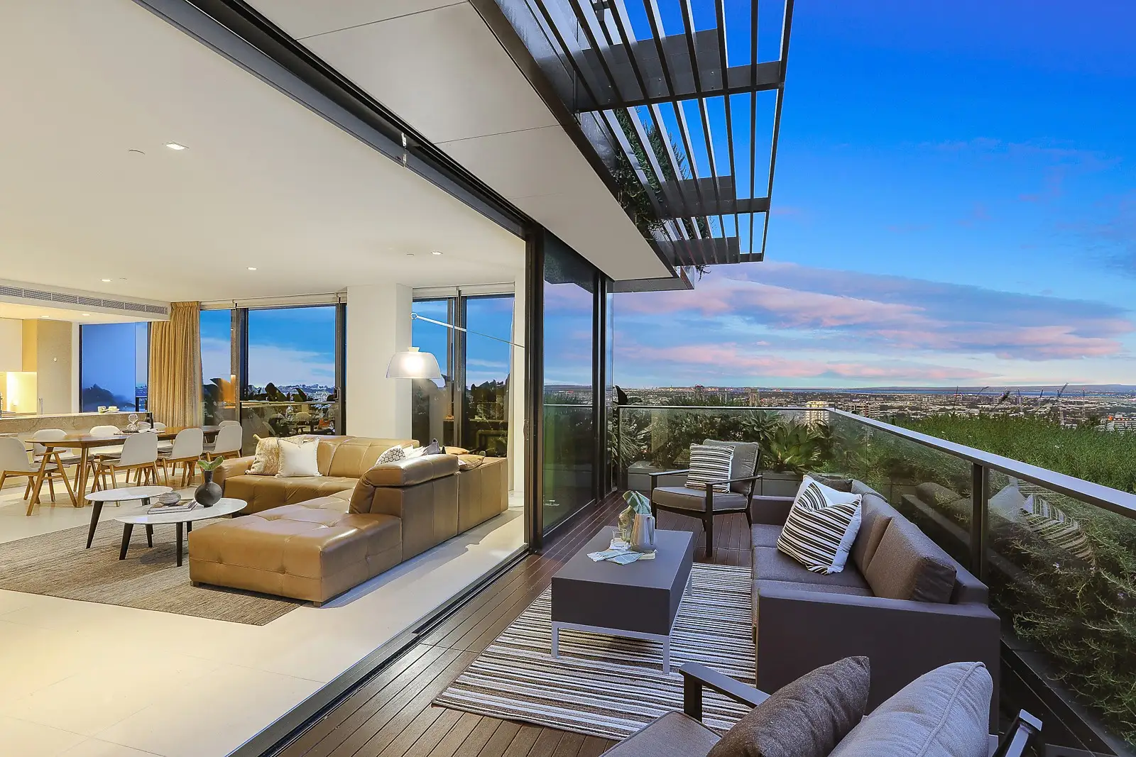 3107/1 Carlton Street, Chippendale Sold by Sydney Sotheby's International Realty - image 3