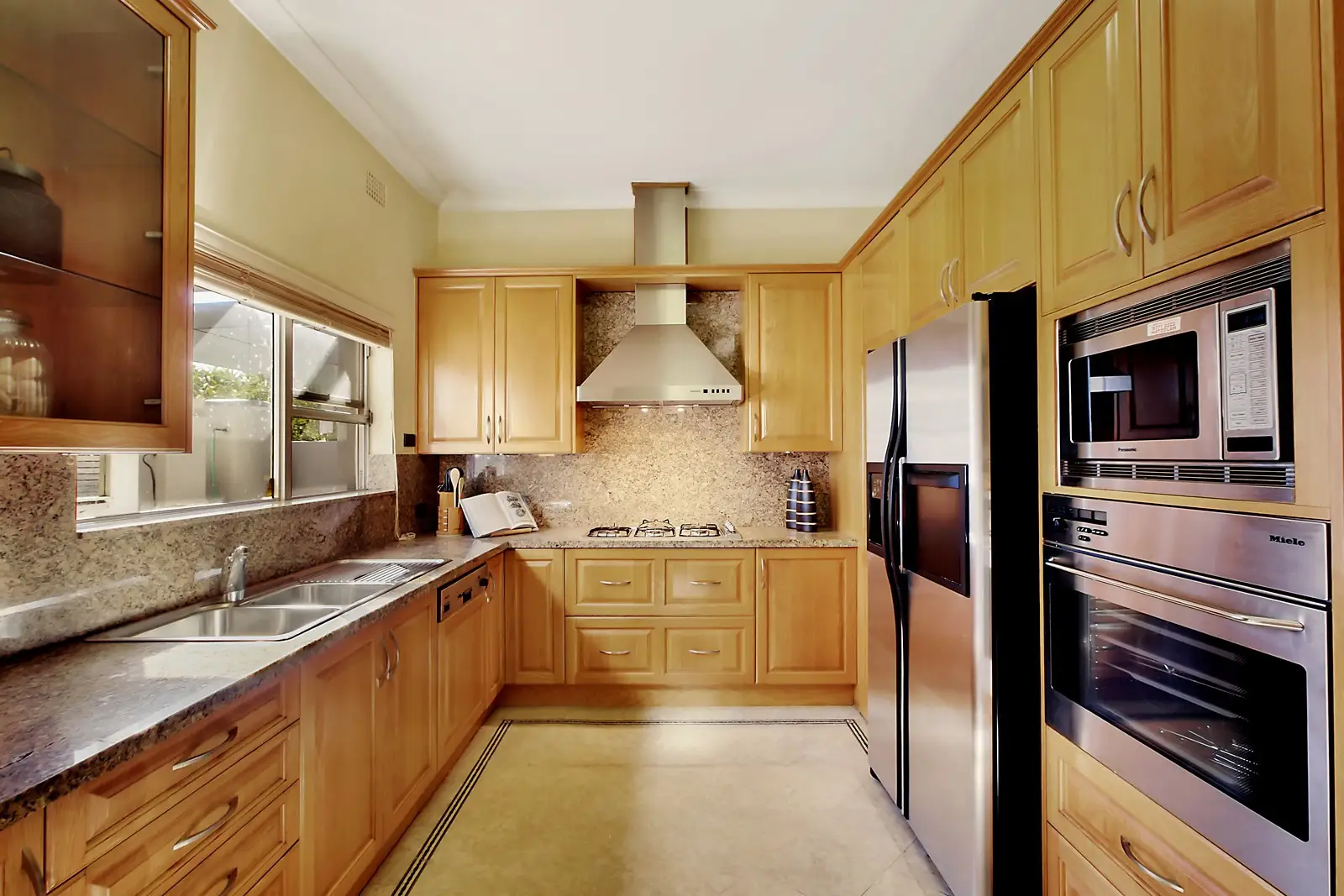 15 Rosslyn Street, Bellevue Hill Sold by Sydney Sotheby's International Realty - image 3