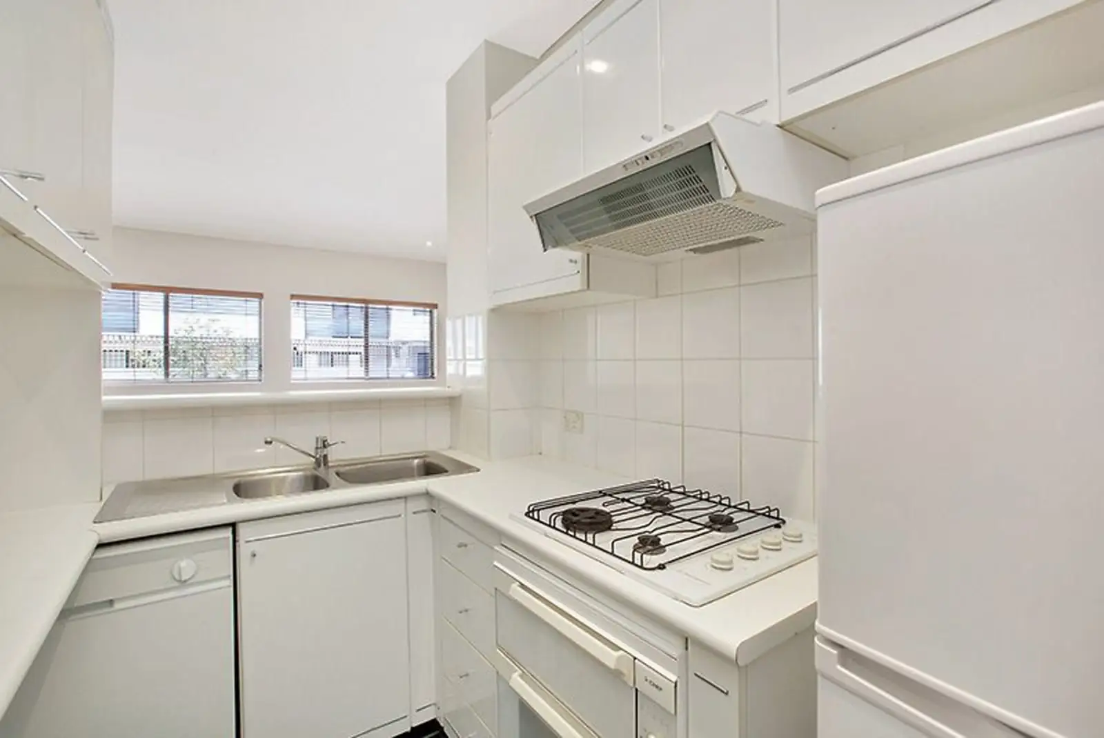 16/67 Cowper Wharf Road, Woolloomooloo Leased by Sydney Sotheby's International Realty - image 3