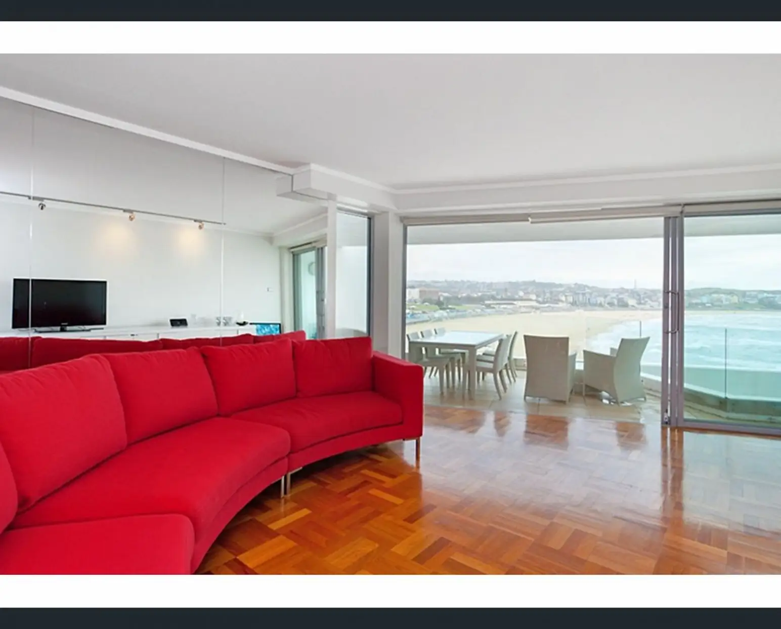 12/2-4 Notts Avenue, Bondi Beach Leased by Sydney Sotheby's International Realty - image 2