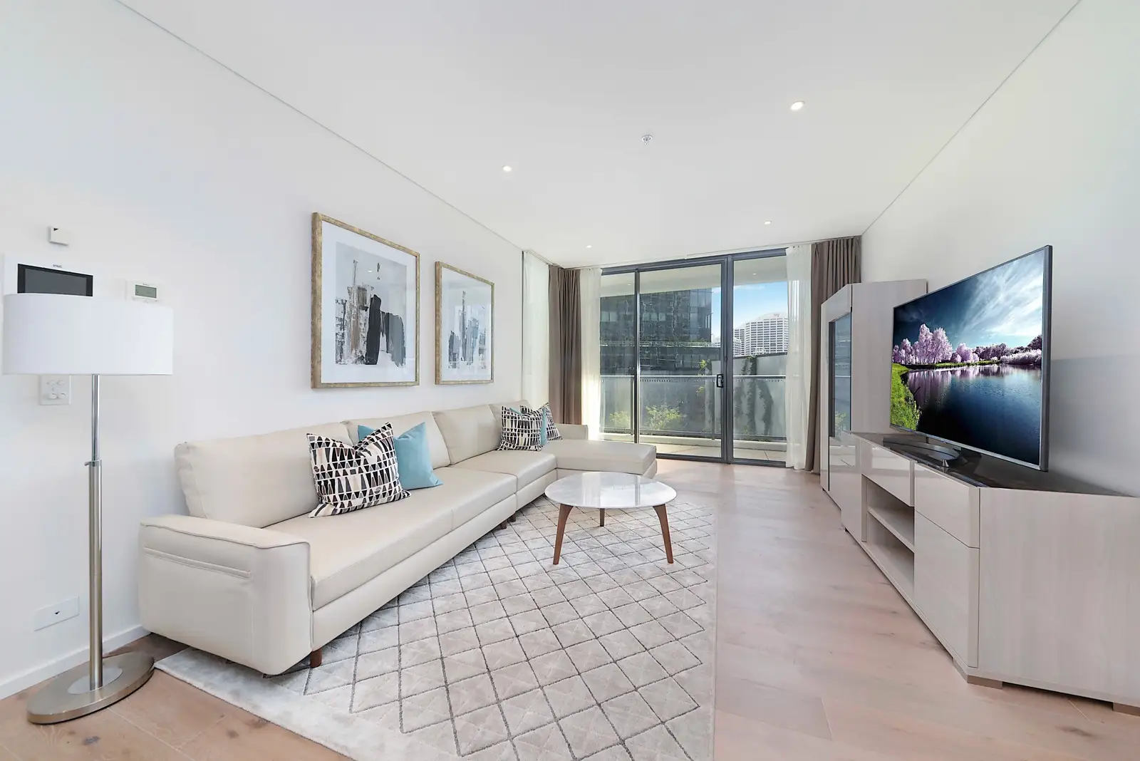 3084/65 Tumbalong Boulevard, Haymarket Leased by Sydney Sotheby's International Realty - image 1