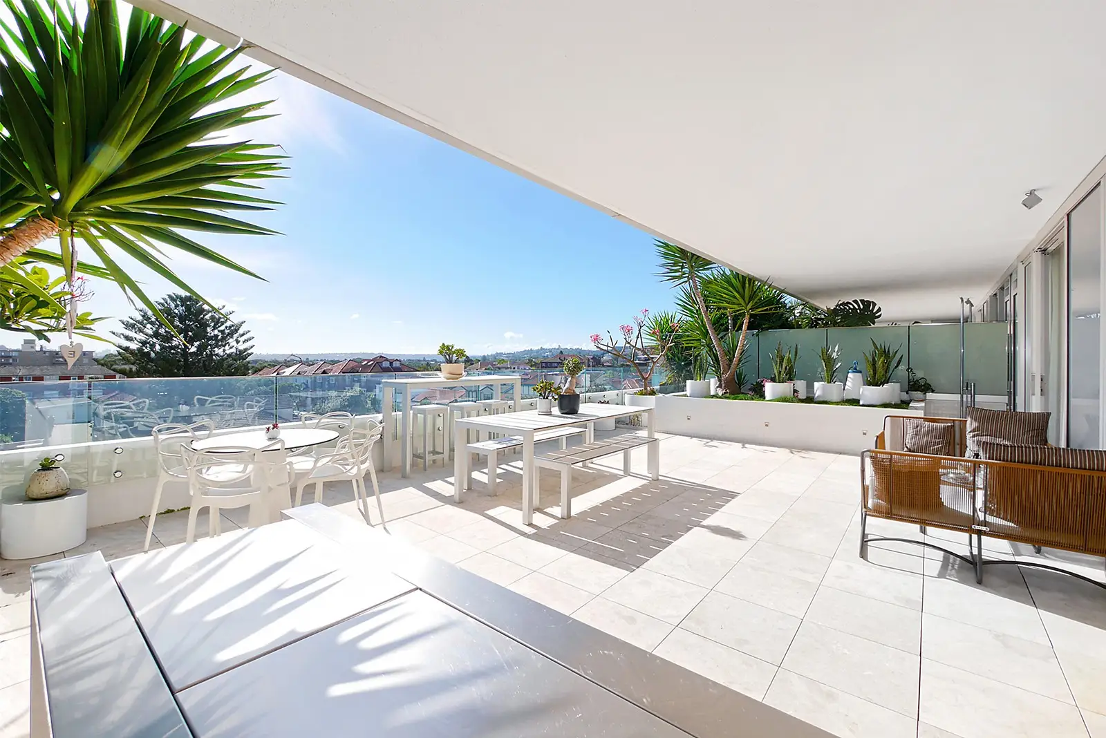 517/180 Campbell Parade, Bondi Beach Sold by Sydney Sotheby's International Realty - image 1