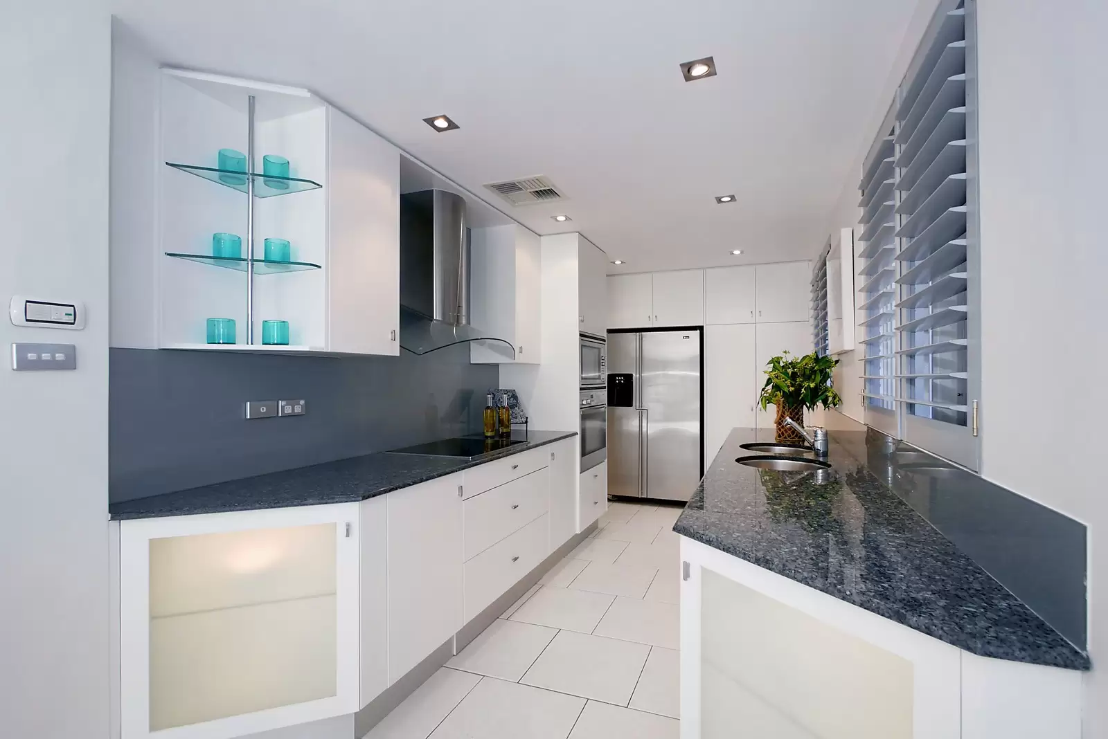 77 Ruthven Street, Bondi Junction Sold by Sydney Sotheby's International Realty - image 6