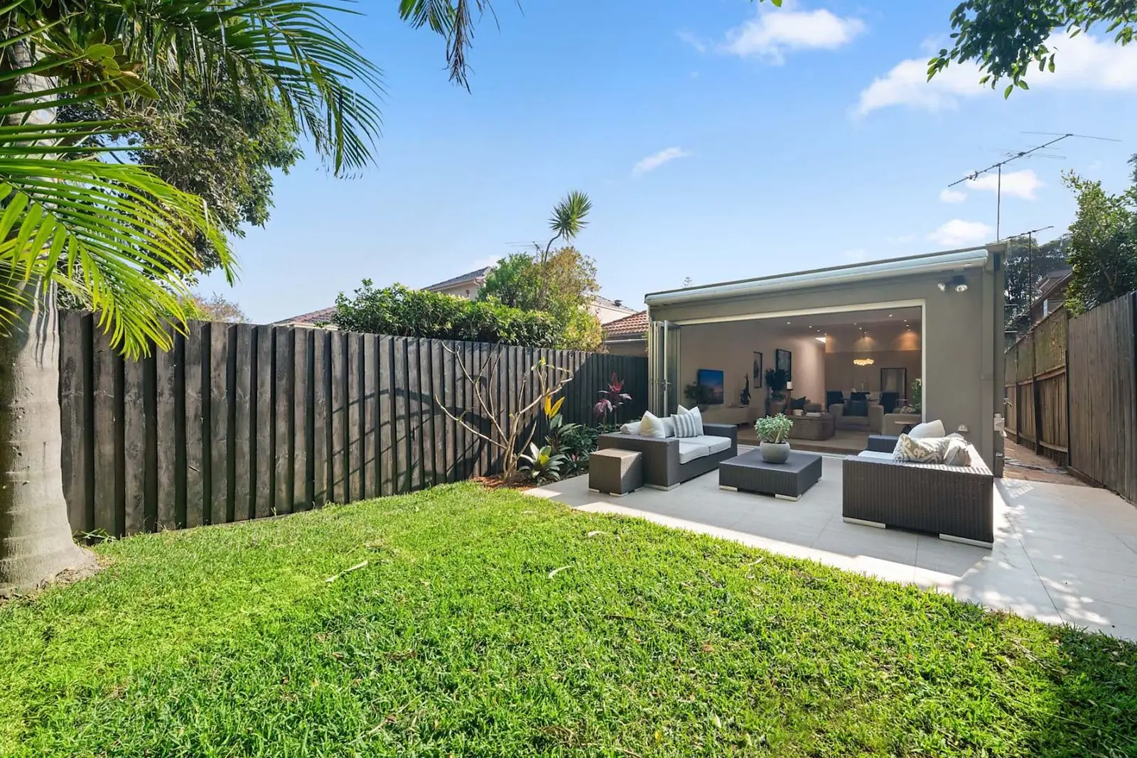 20 Warren Road, Bellevue Hill Leased by Sydney Sotheby's International Realty - image 3