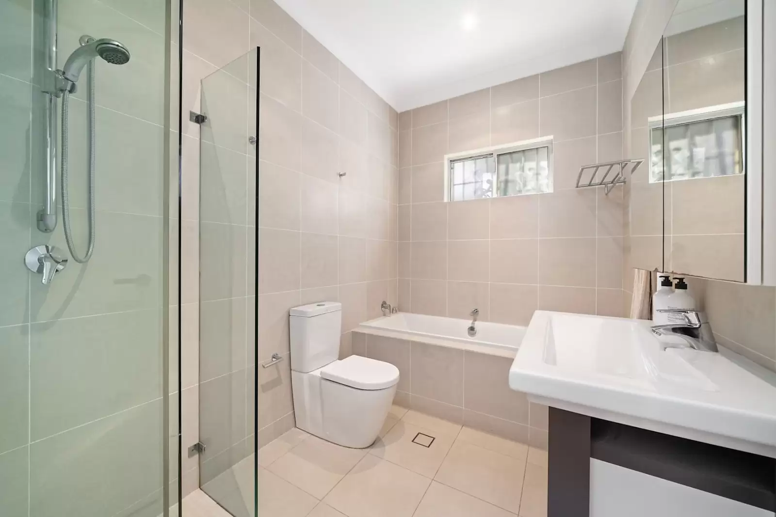 20 Warren Road, Bellevue Hill Leased by Sydney Sotheby's International Realty - image 7