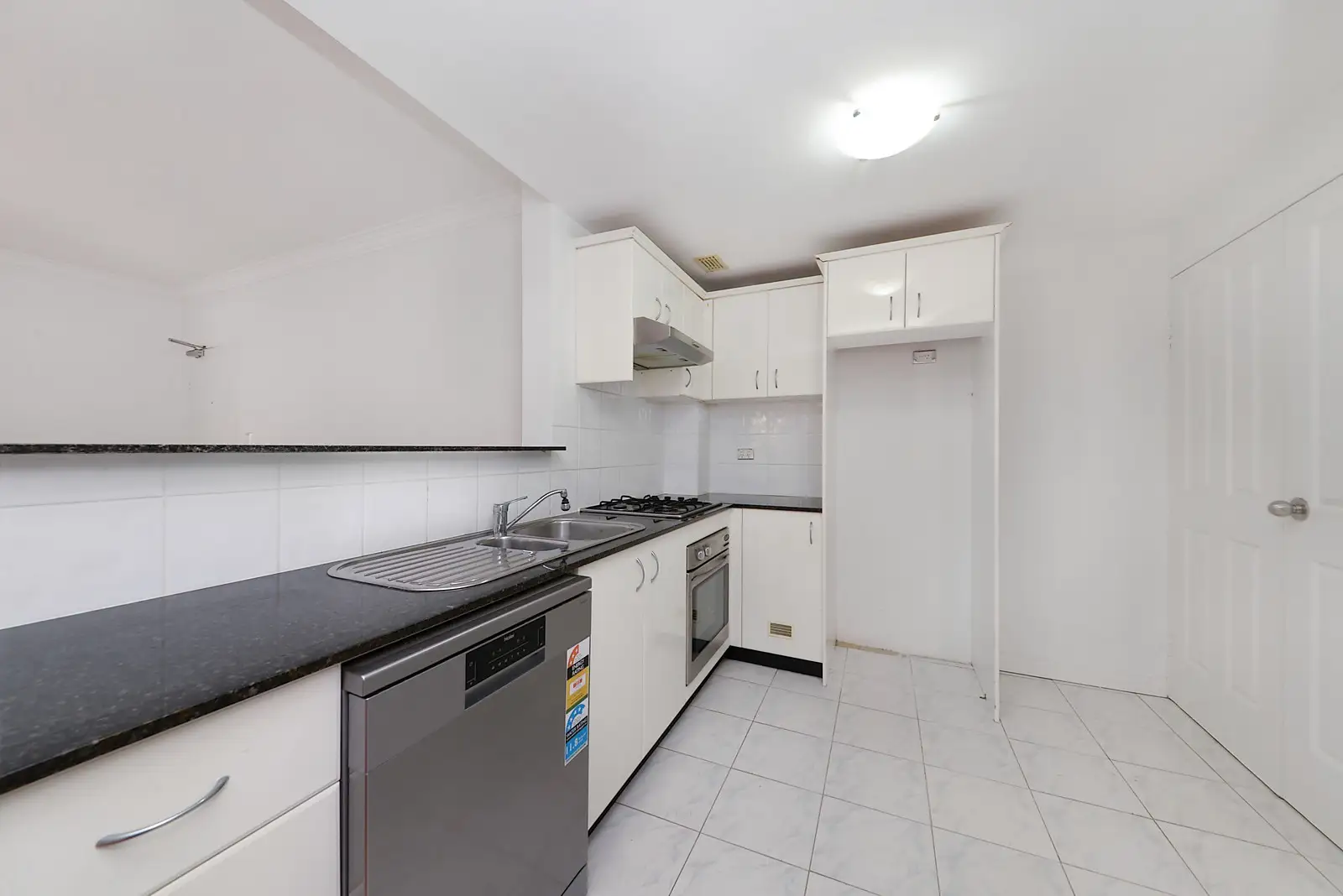 12/52-54 Boronia Street, Kensington Leased by Sydney Sotheby's International Realty - image 2