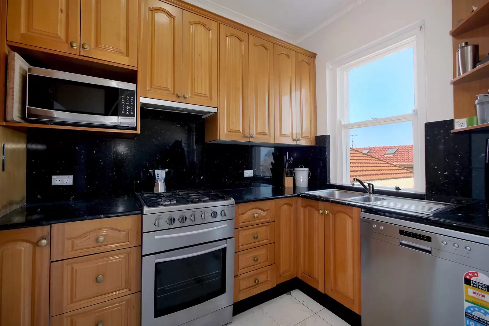 6/69 Fletcher Street, Tamarama Sold by Sydney Sotheby's International Realty - image 10