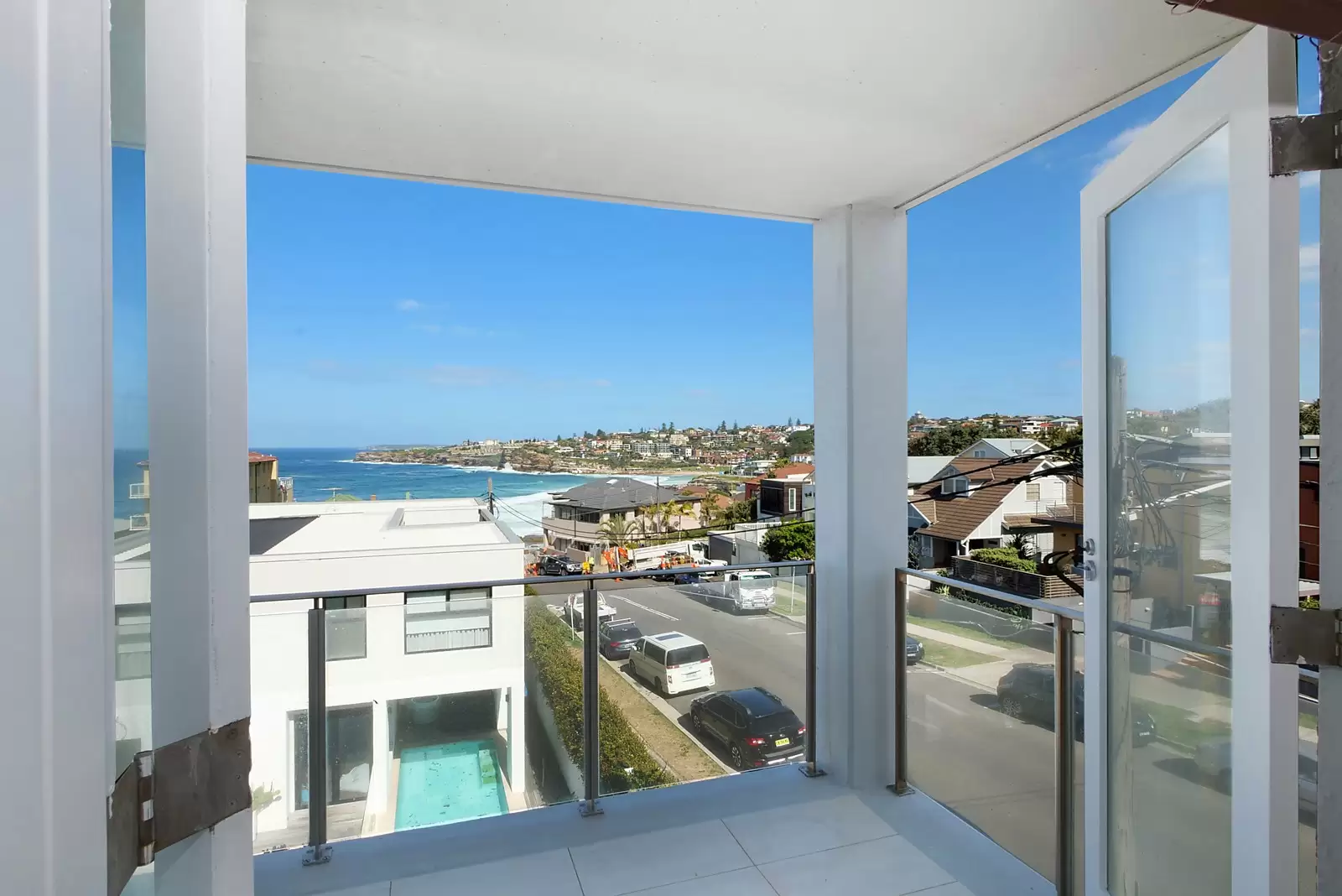 6/69 Fletcher Street, Tamarama Sold by Sydney Sotheby's International Realty - image 4