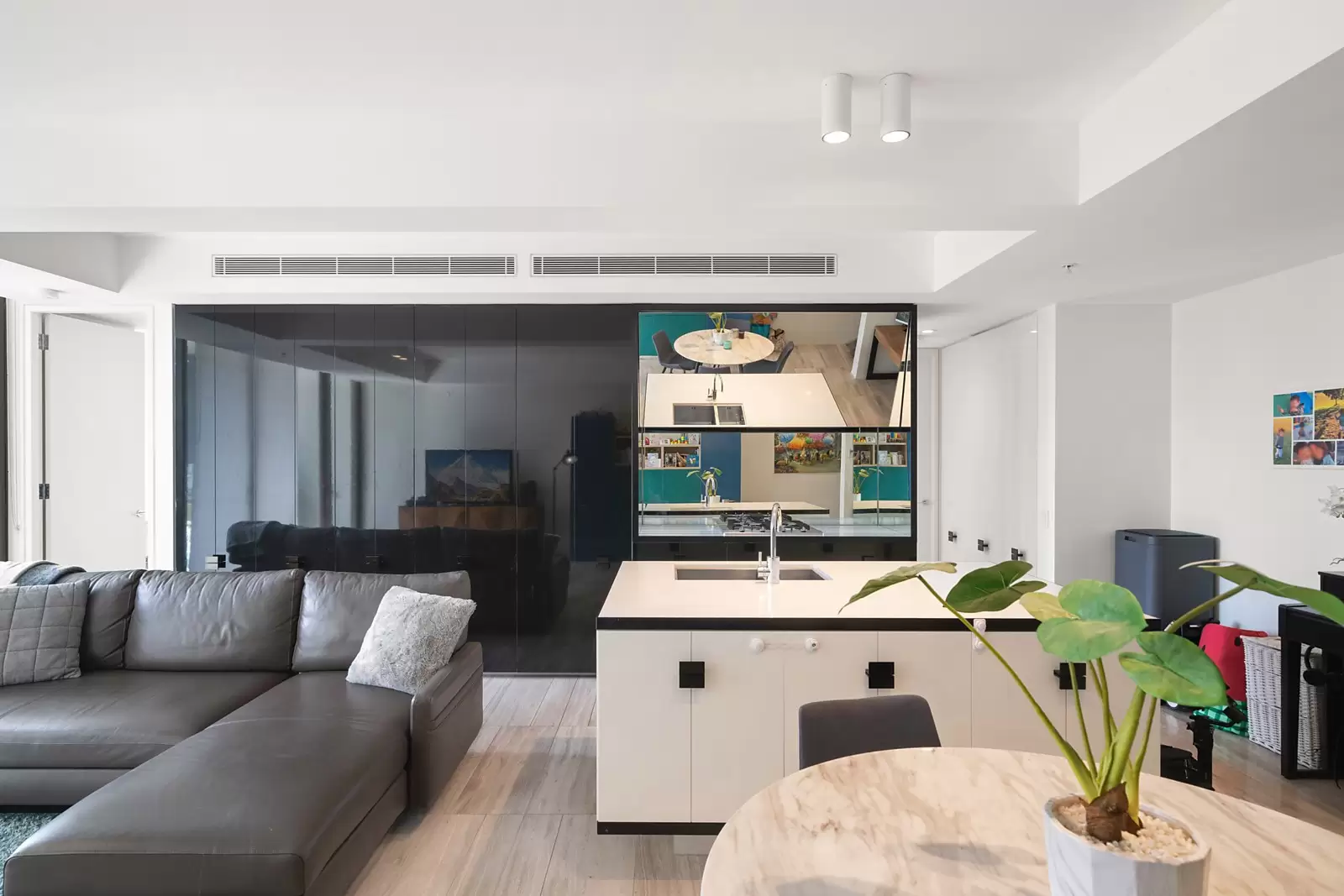 1808/178 Thomas Street, Haymarket Sold by Sydney Sotheby's International Realty - image 5
