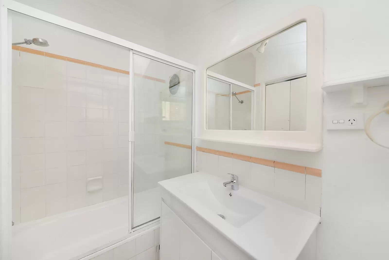 96 Ruthven Street, Bondi Junction Leased by Sydney Sotheby's International Realty - image 5