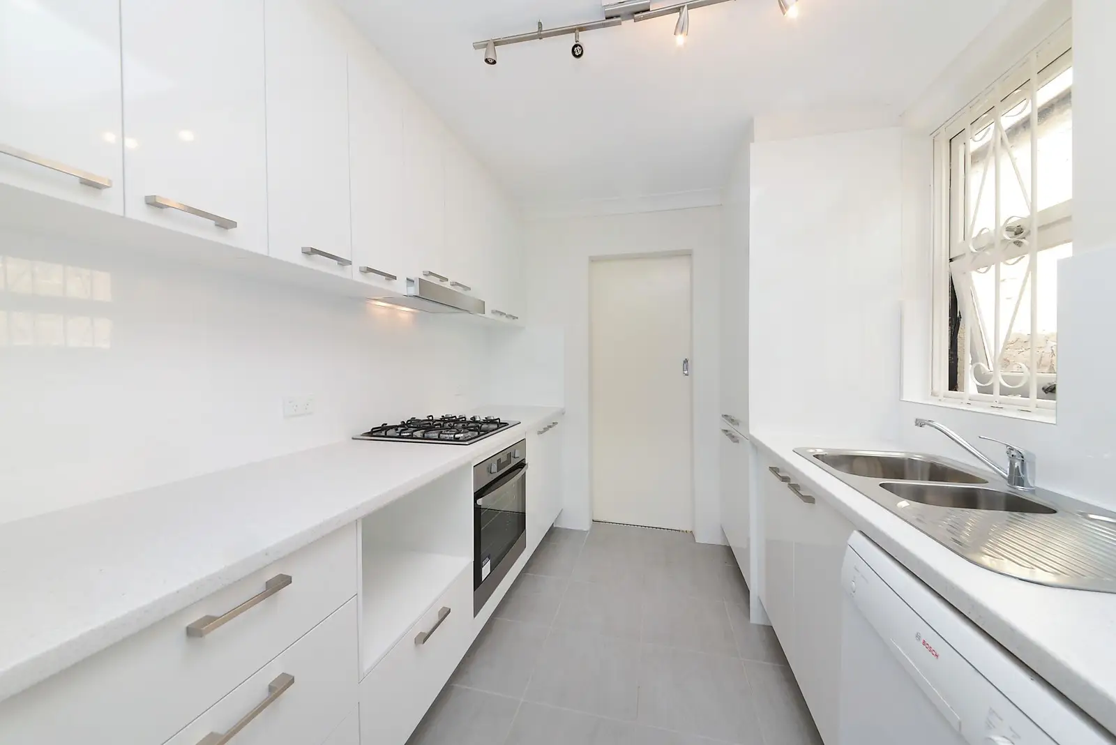 96 Ruthven Street, Bondi Junction Leased by Sydney Sotheby's International Realty - image 2