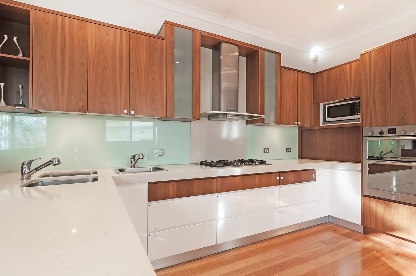 16 Anglesea Street, Bondi Leased by Sydney Sotheby's International Realty - image 2
