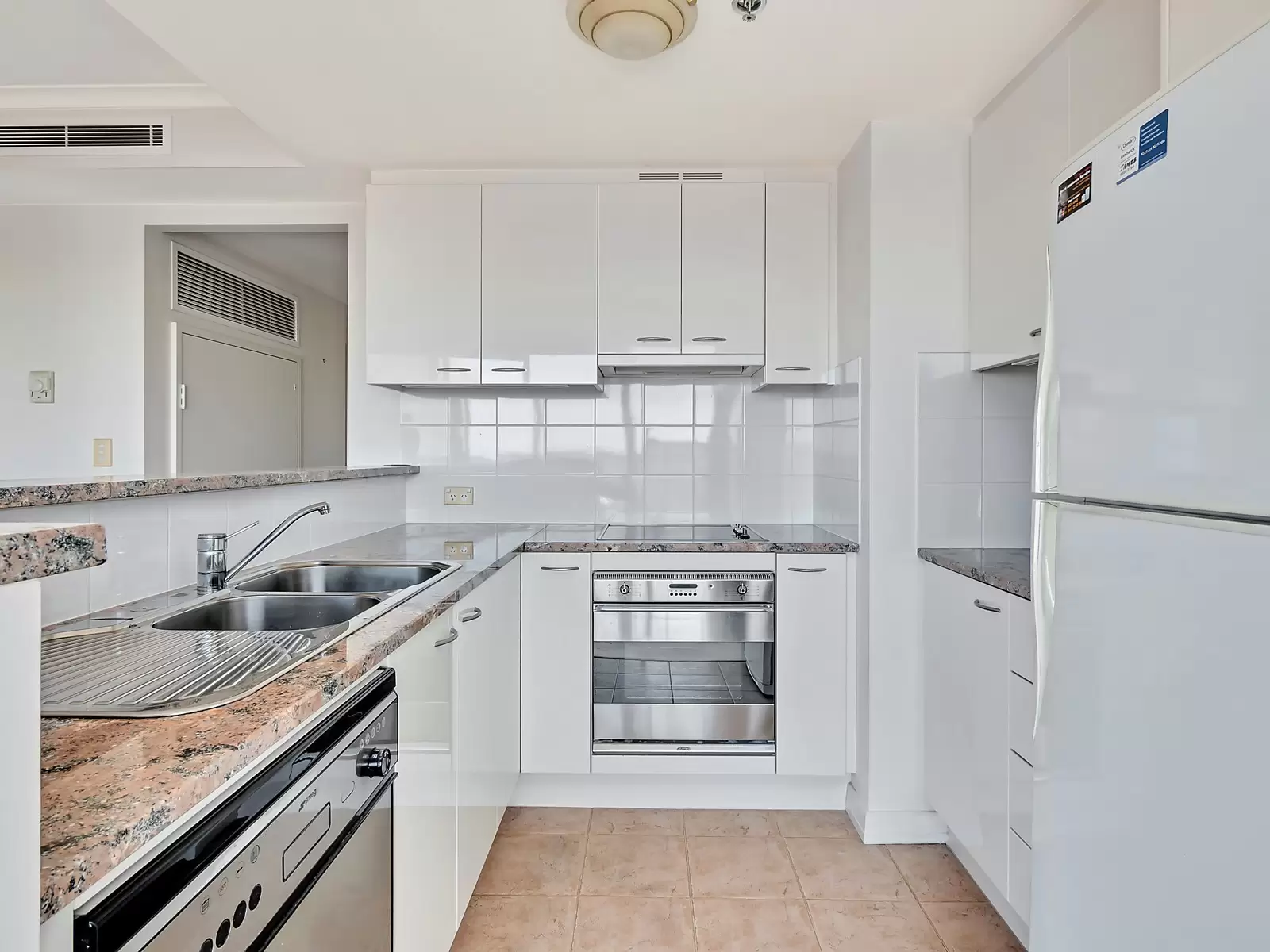 3006/1 Kings Cross Road, Darlinghurst Sold by Sydney Sotheby's International Realty - image 6