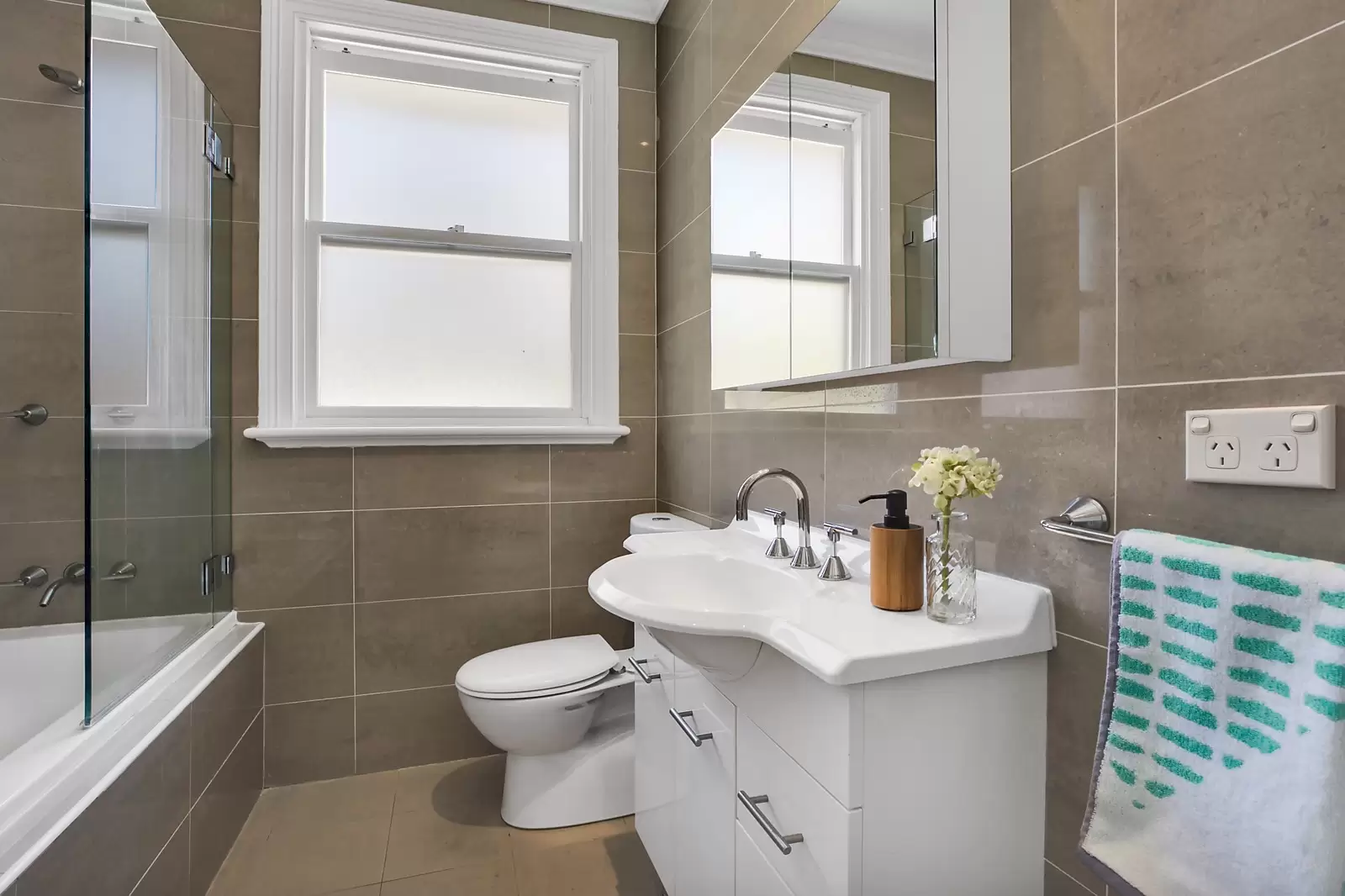 14 Council Street, Bondi Junction Sold by Sydney Sotheby's International Realty - image 8