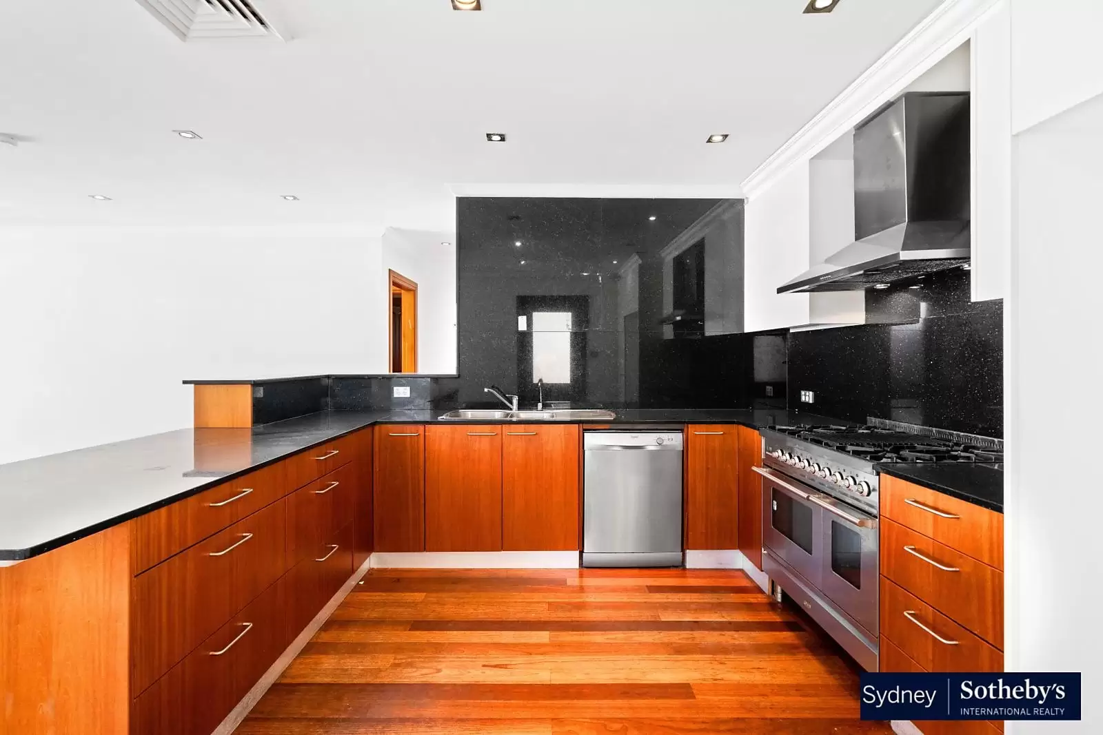 31a New South Head Road, Vaucluse Leased by Sydney Sotheby's International Realty - image 6