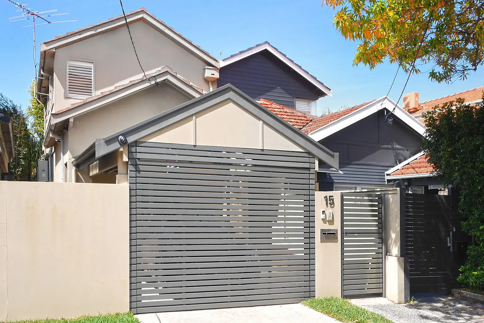 15 Shaw Street, North Bondi Sold by Sydney Sotheby's International Realty - image 1