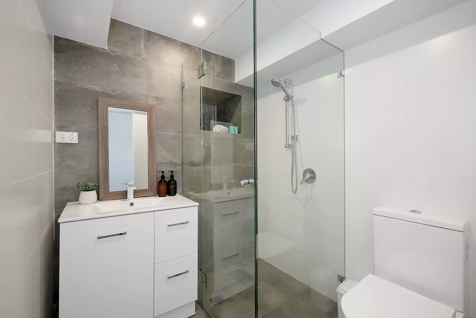 6/211-215 Bondi Road, Bondi Sold by Sydney Sotheby's International Realty - image 8